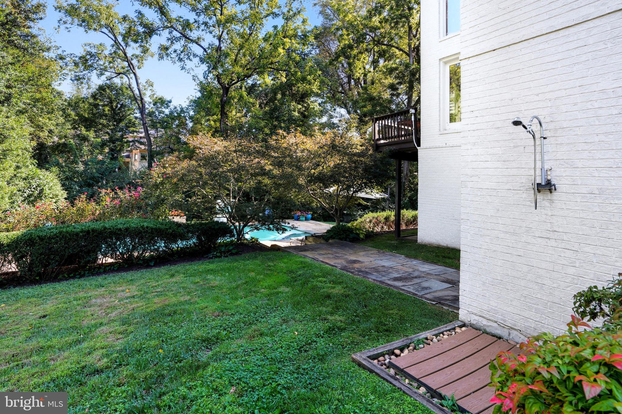 SAVILE MANOR - Residential