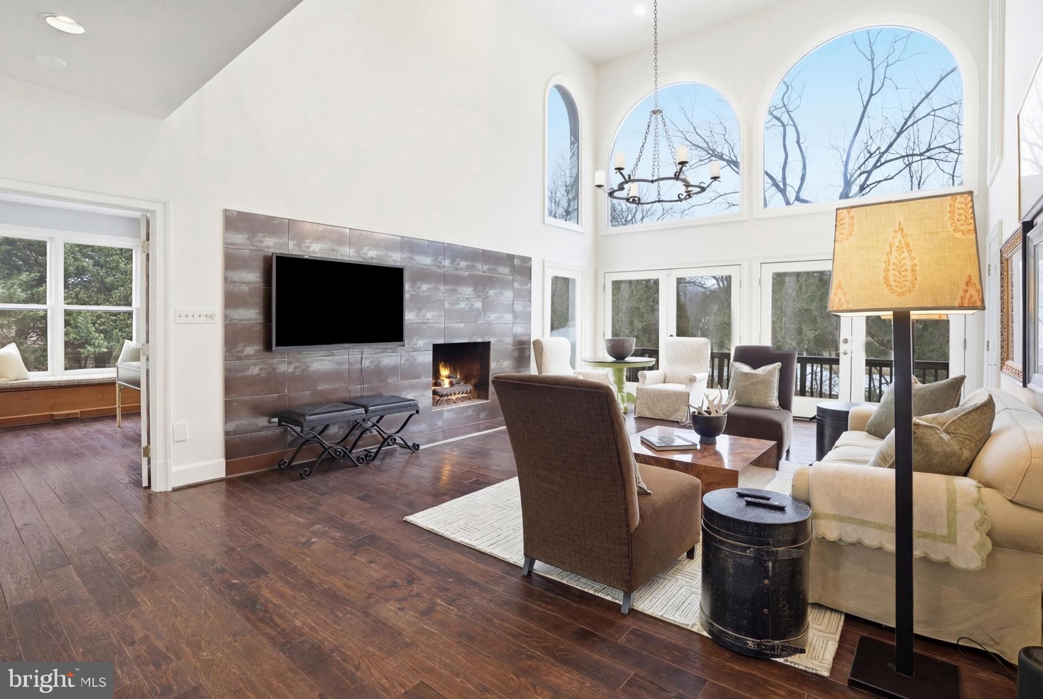 SAVILE MANOR - Residential