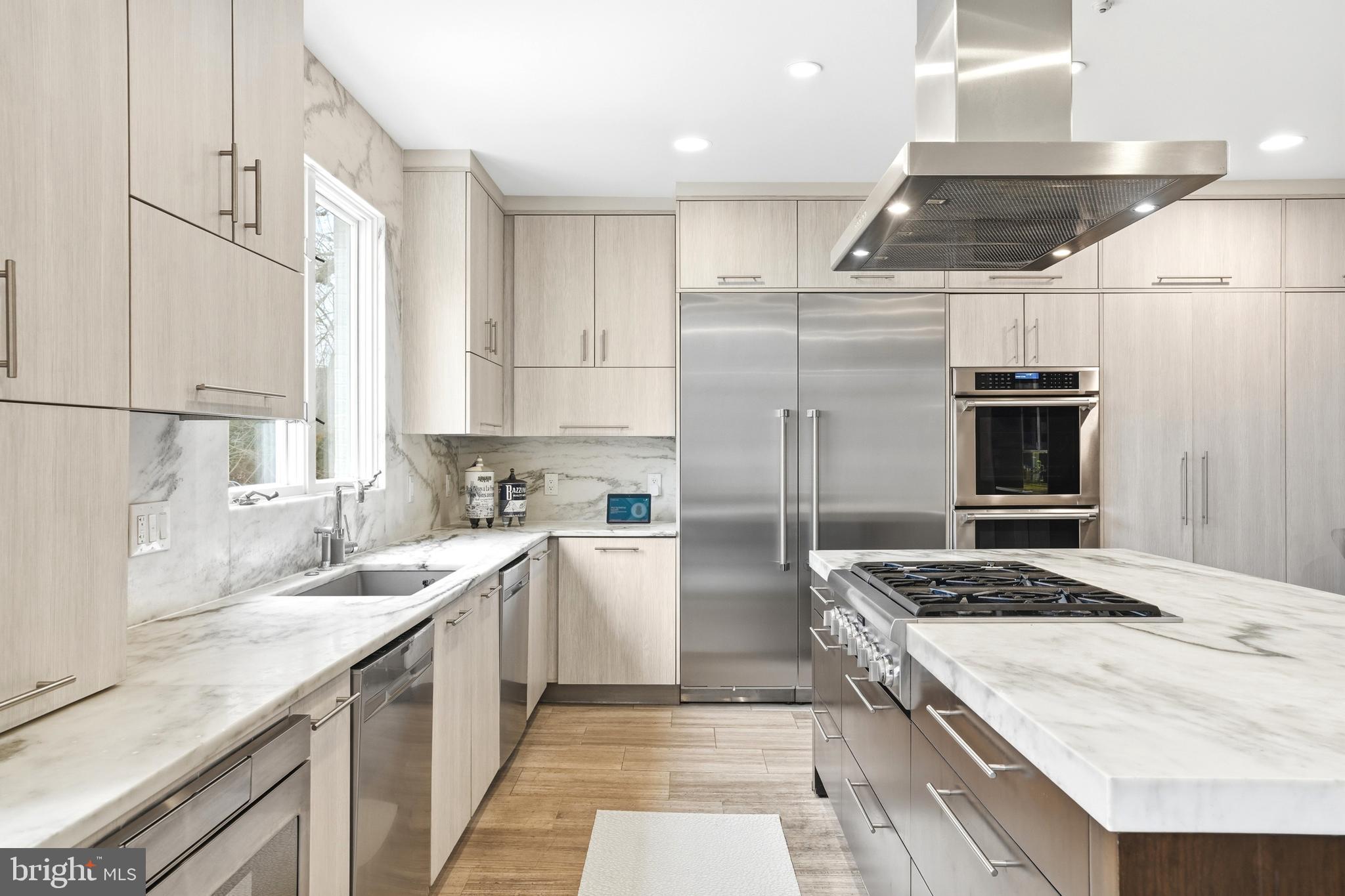 SAVILE MANOR - Residential