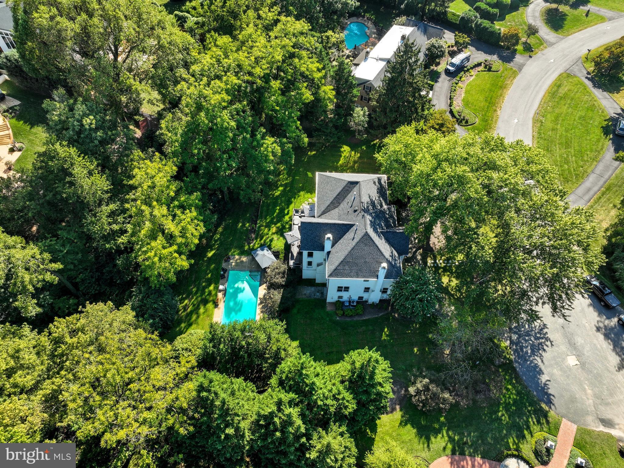 SAVILE MANOR - Residential