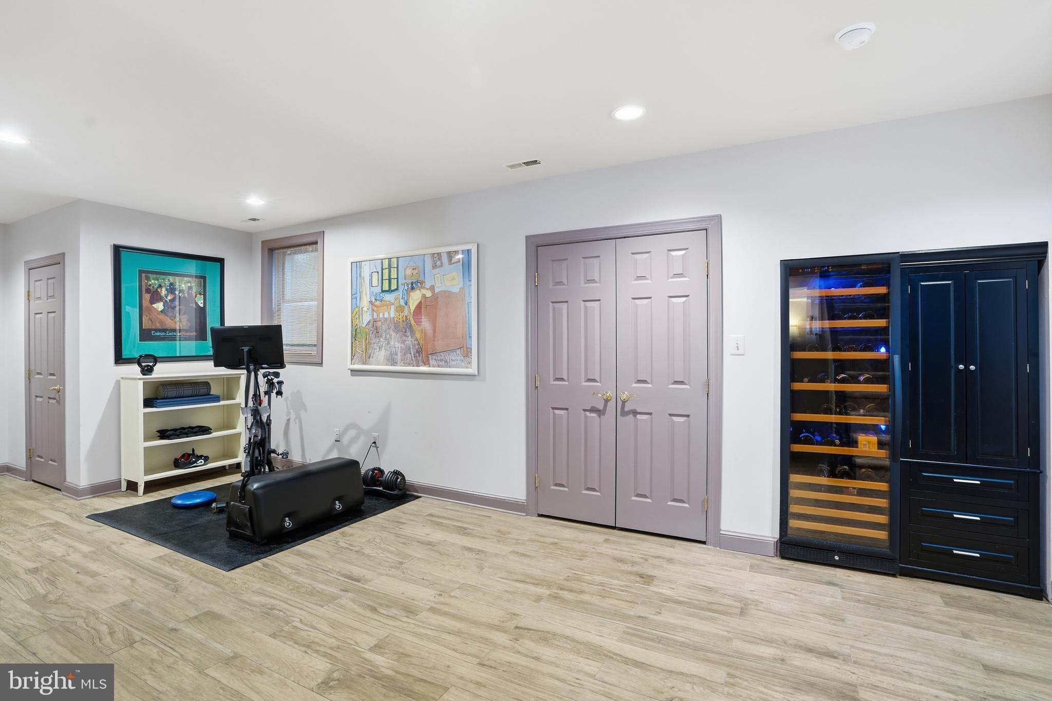 SAVILE MANOR - Residential