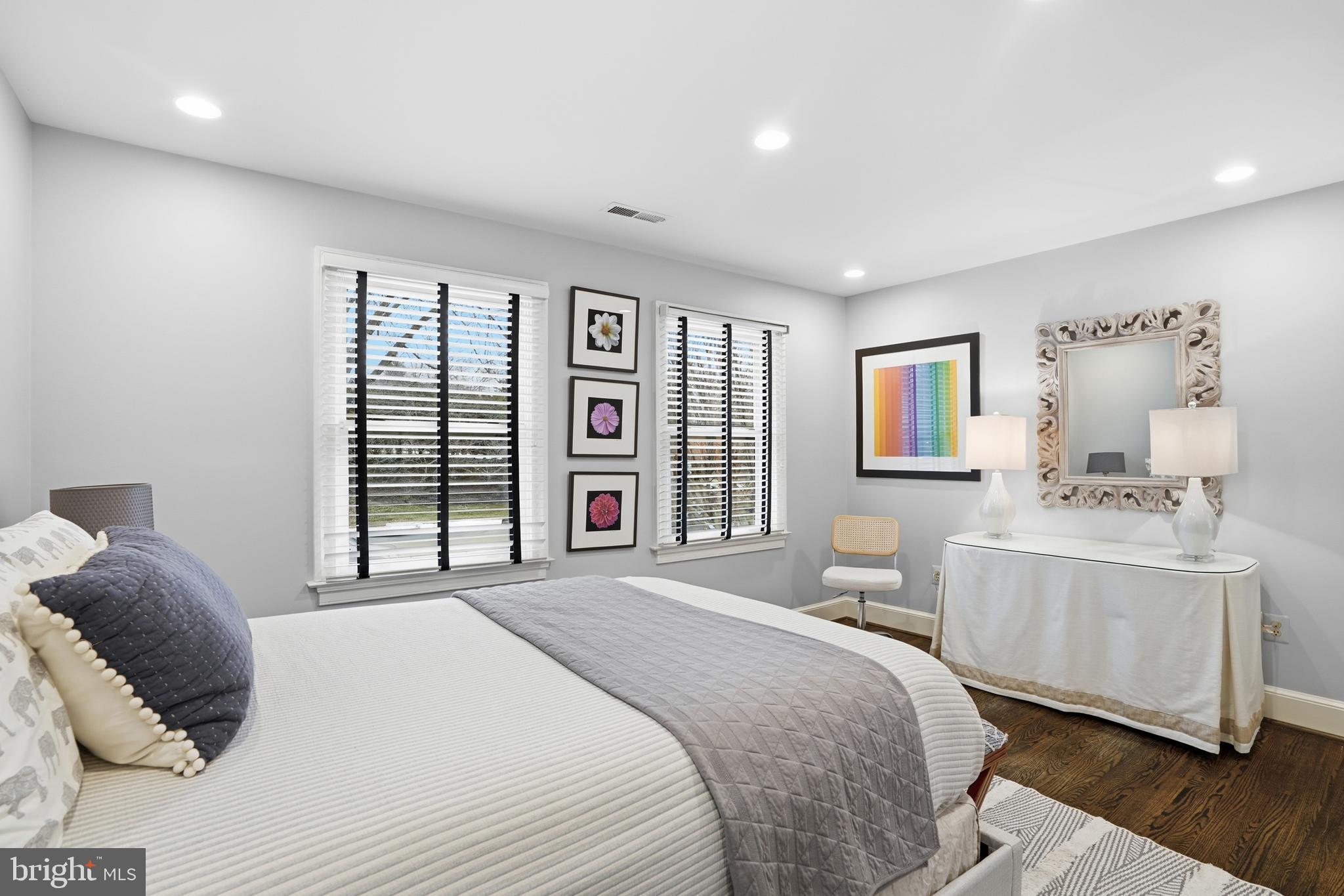 SAVILE MANOR - Residential