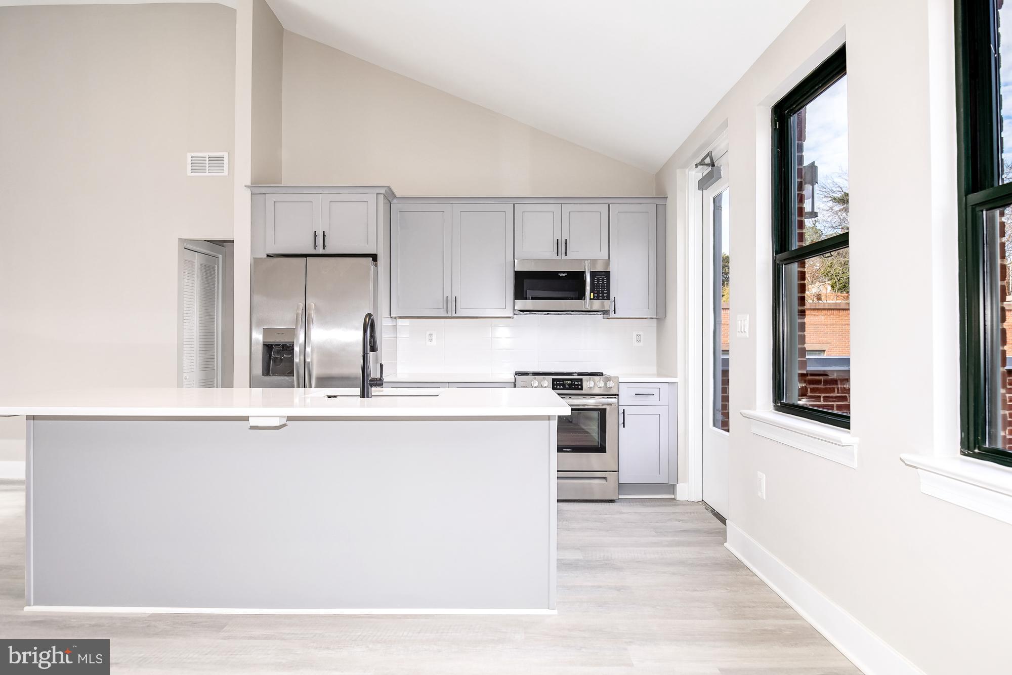 3325 M STREET NW TWO