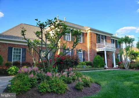 10418 Willow Crest Court, Vienna, VA MLS: VAFX2288858