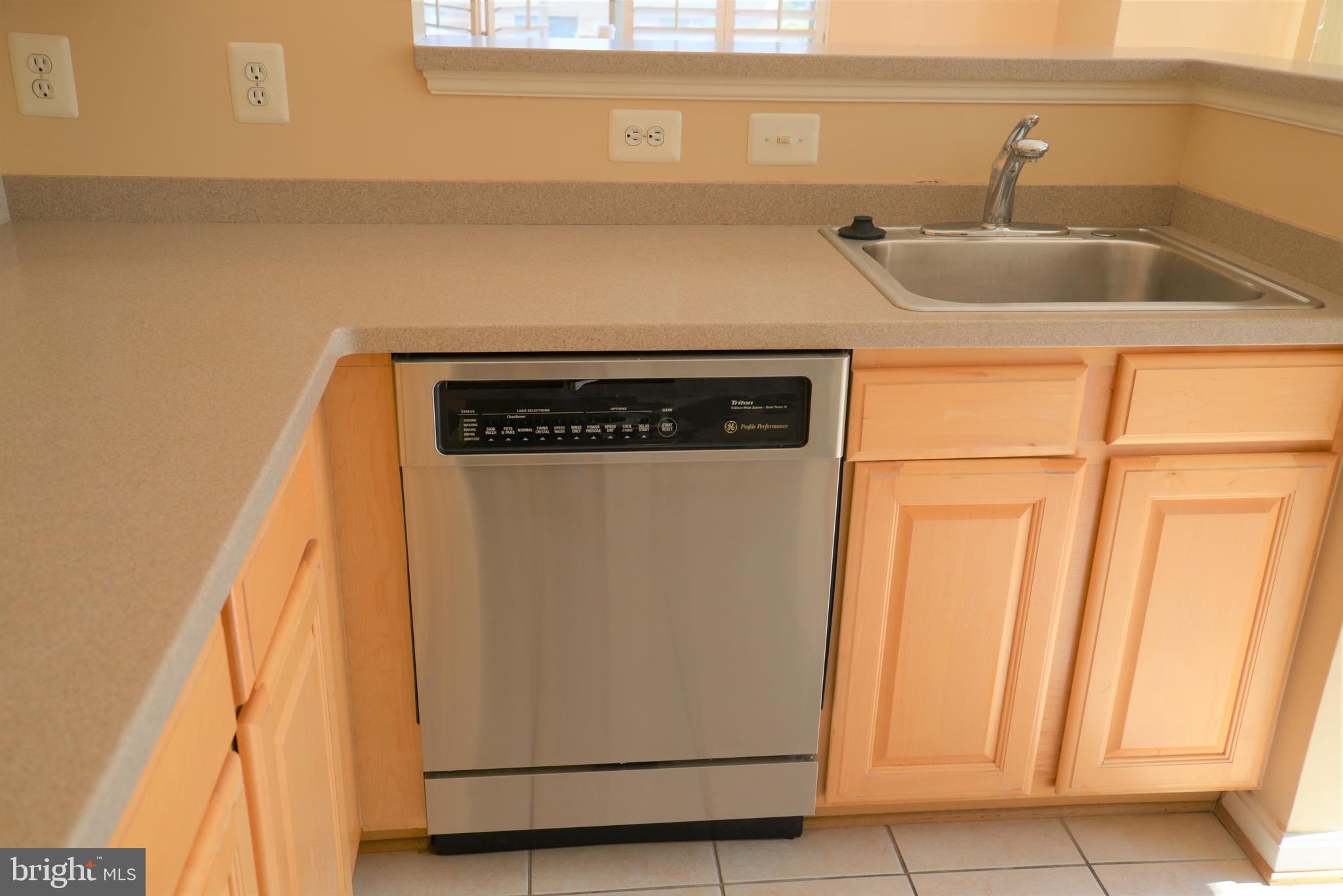 LEXINGTON SQUARE - Residential Lease