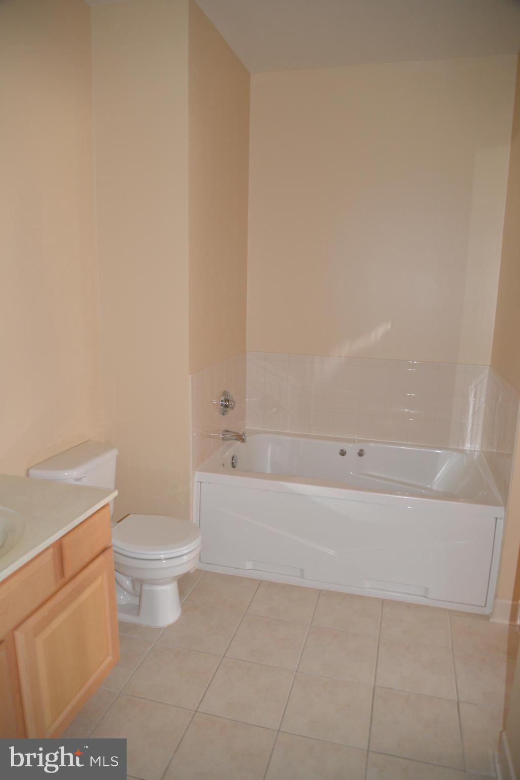 LEXINGTON SQUARE - Residential Lease