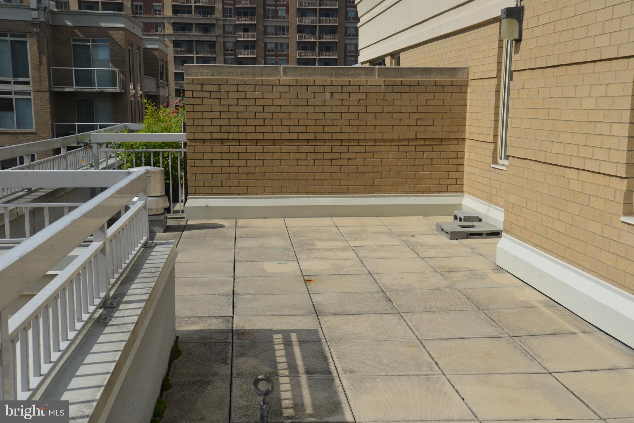 LEXINGTON SQUARE - Residential Lease