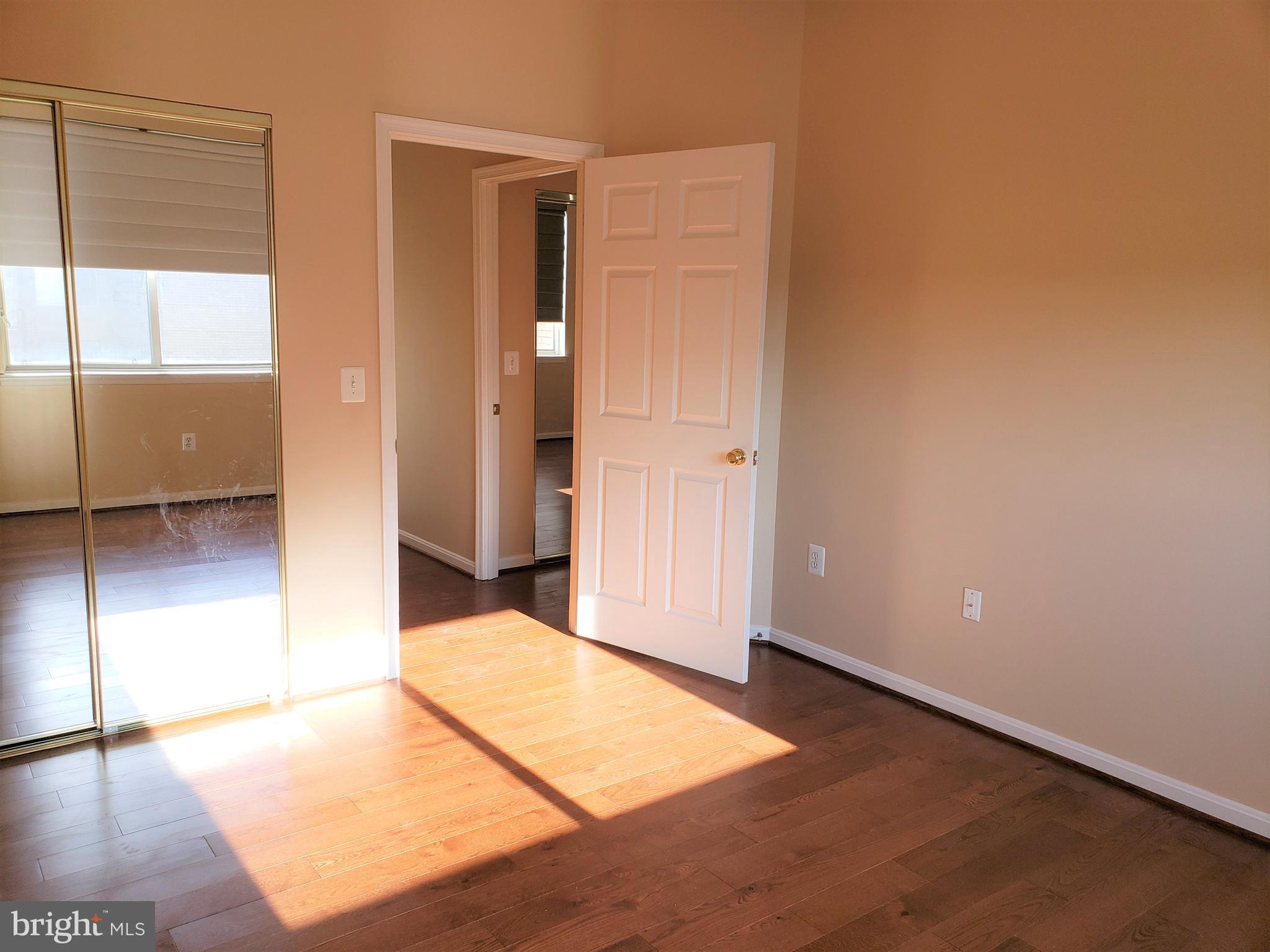 LEXINGTON SQUARE - Residential Lease