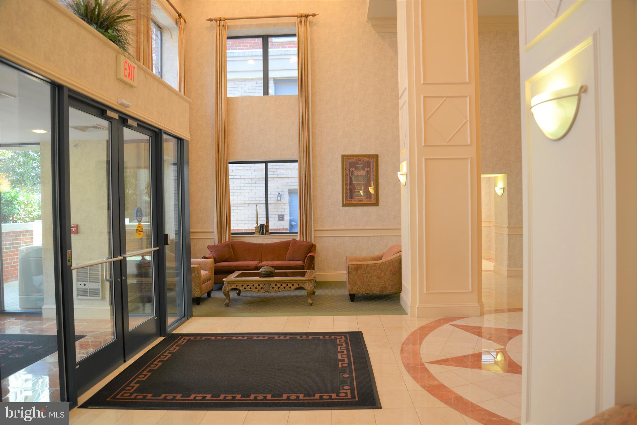 LEXINGTON SQUARE - Residential Lease