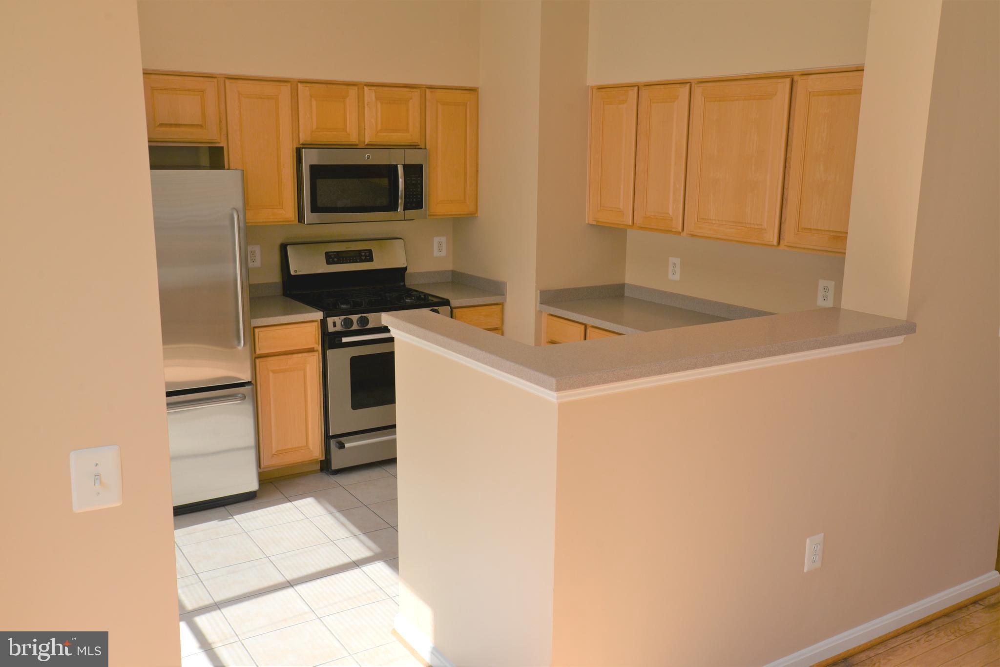 LEXINGTON SQUARE - Residential Lease