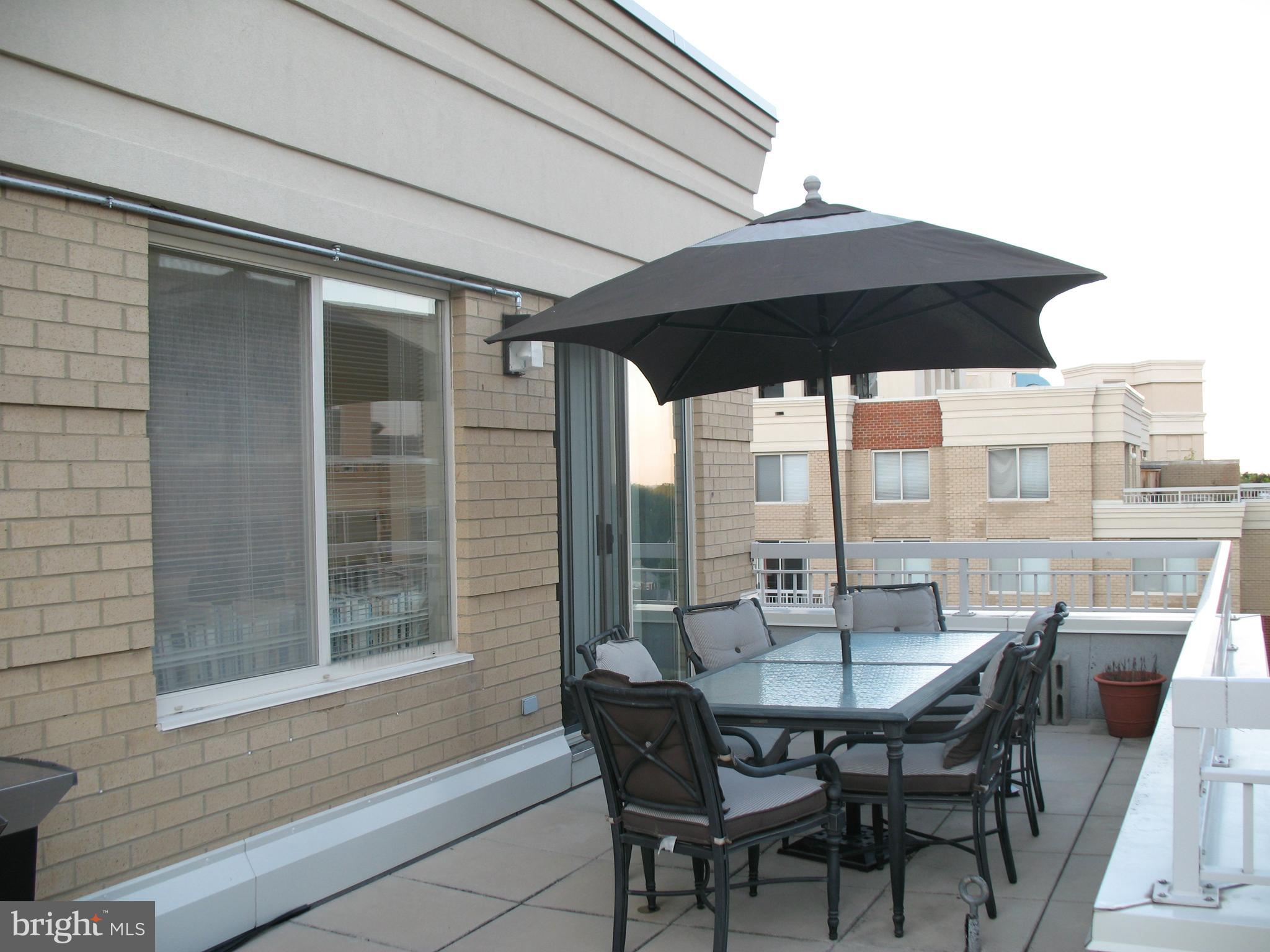 LEXINGTON SQUARE - Residential Lease