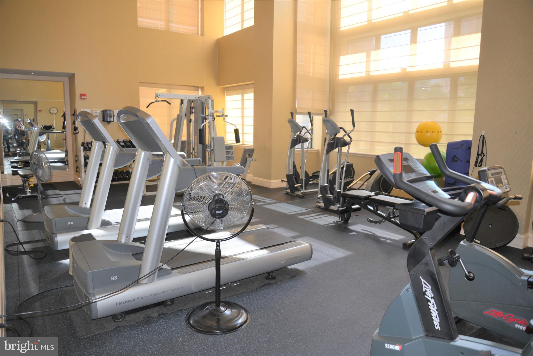 LEXINGTON SQUARE - Residential Lease