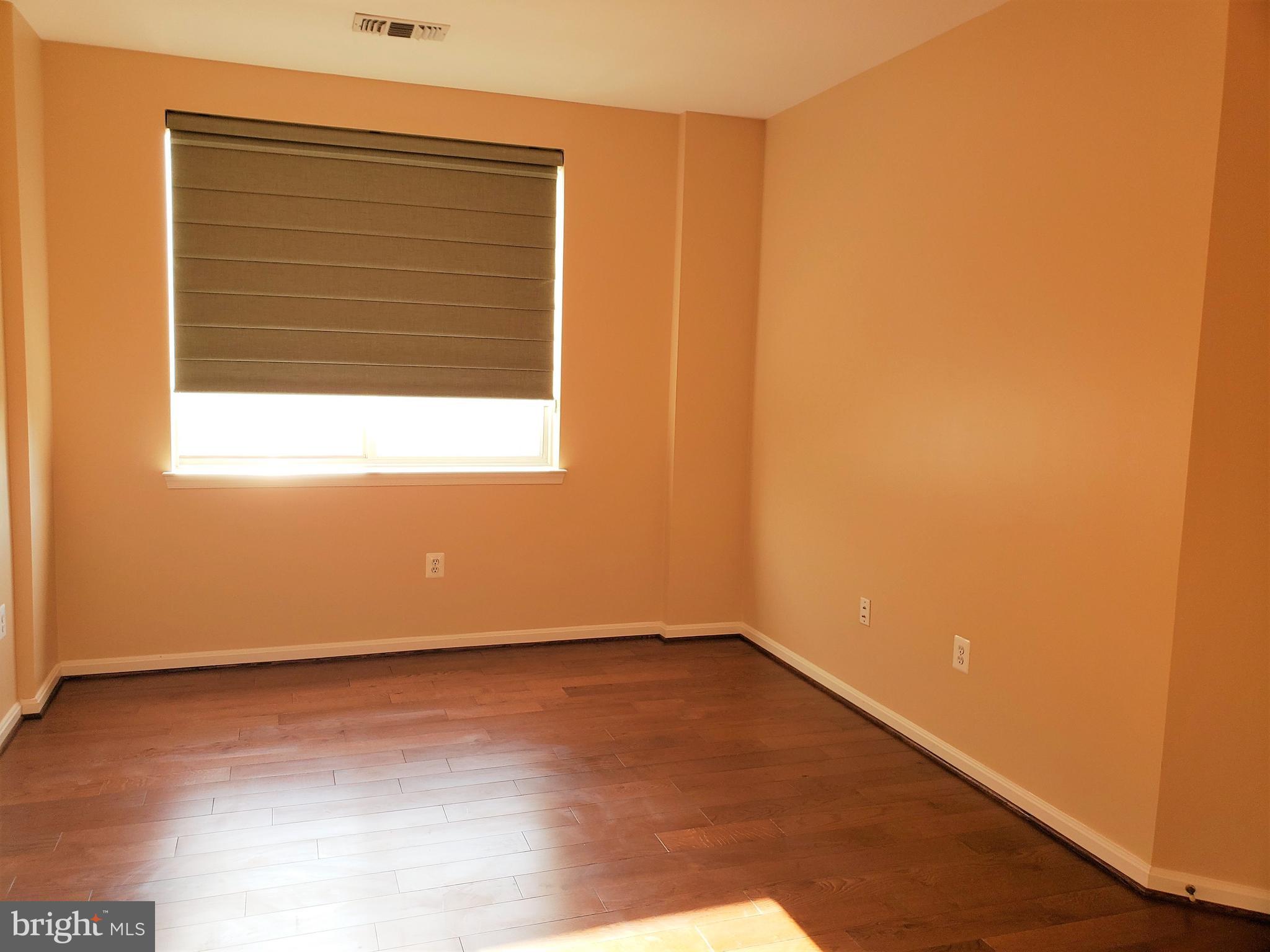 LEXINGTON SQUARE - Residential Lease