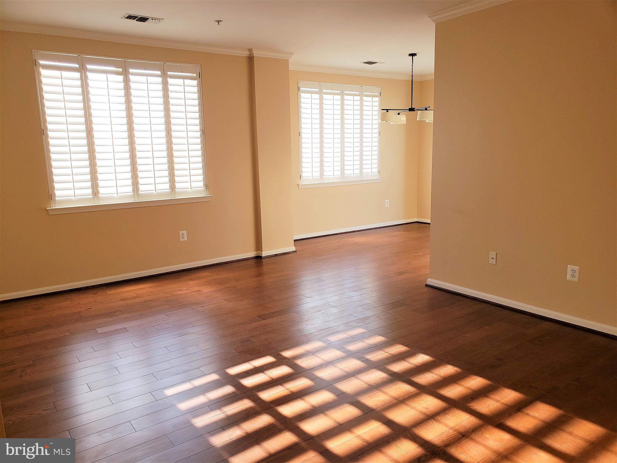 LEXINGTON SQUARE - Residential Lease