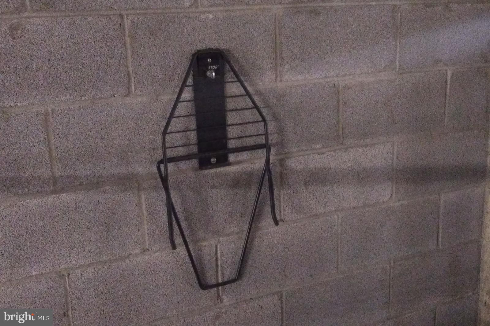 LEXINGTON SQUARE - Residential Lease