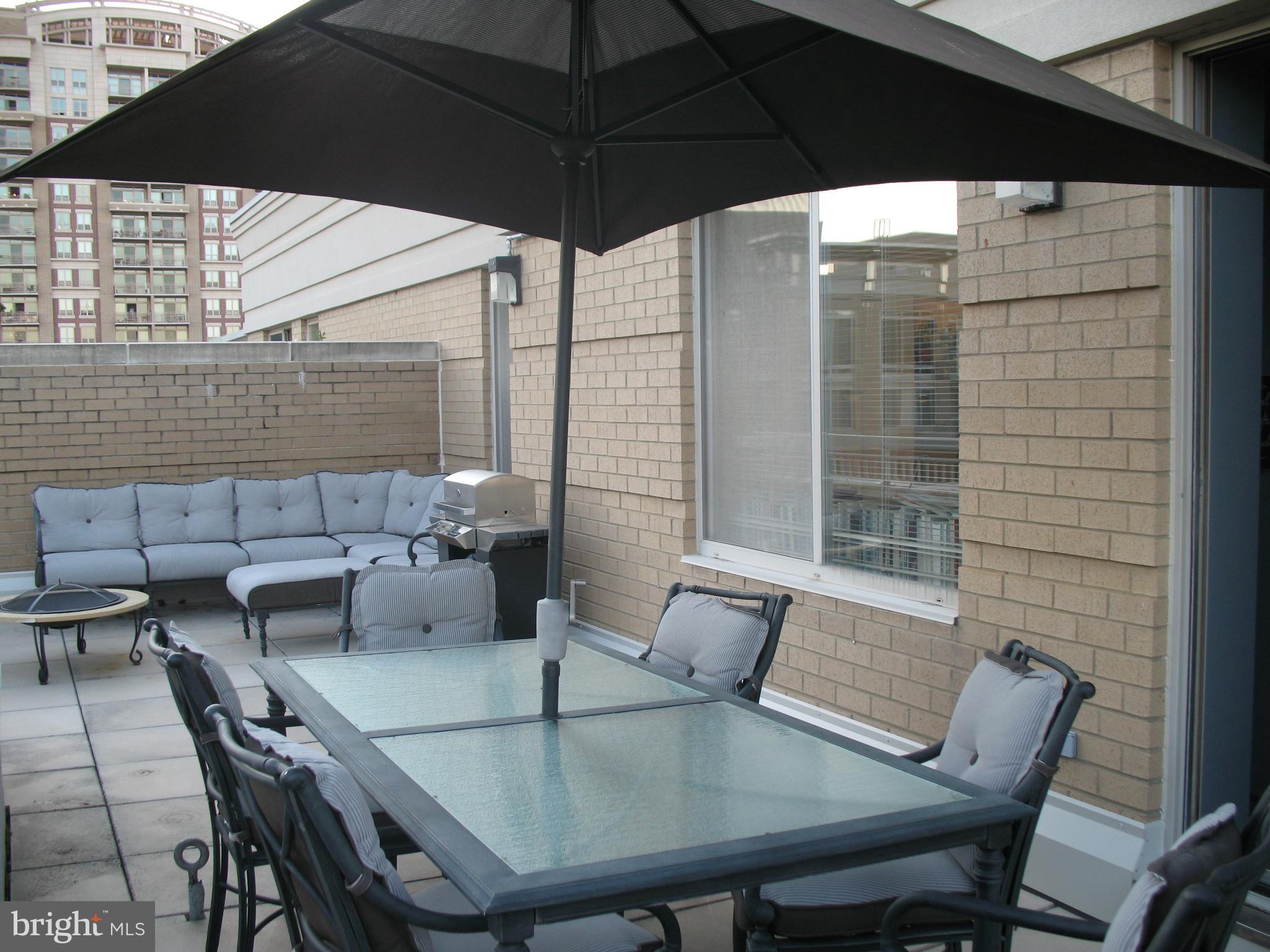 LEXINGTON SQUARE - Residential Lease