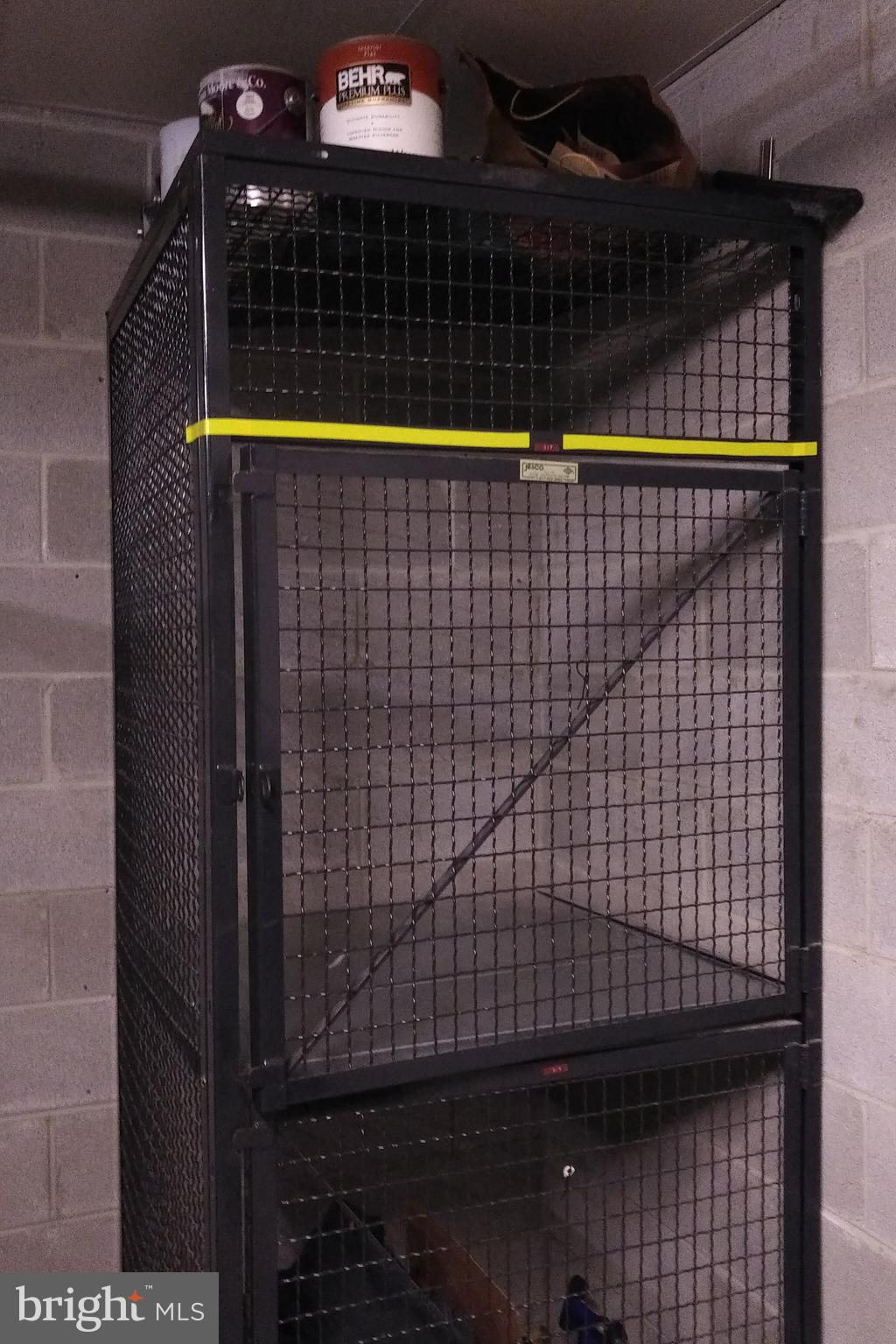 LEXINGTON SQUARE - Residential Lease