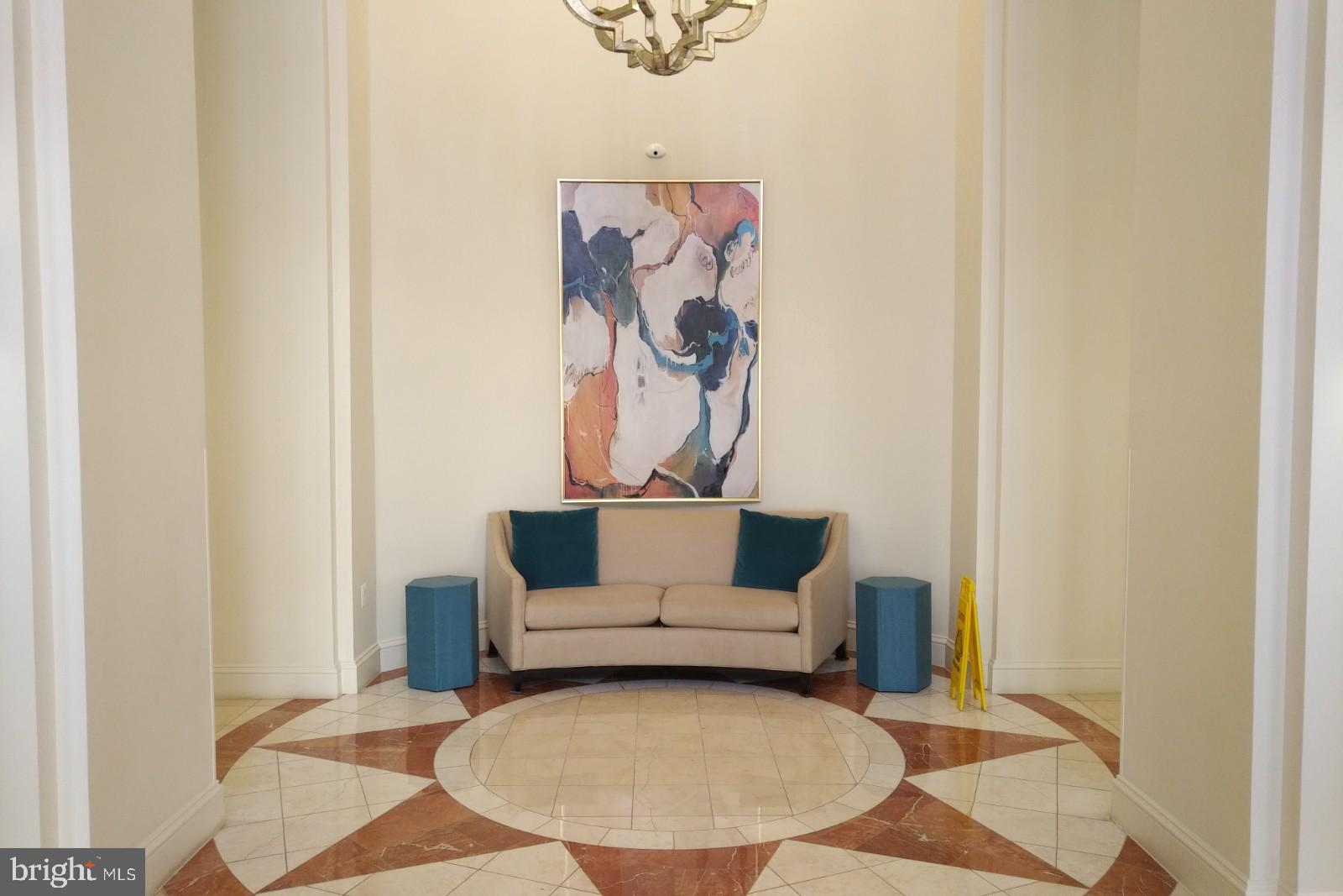 LEXINGTON SQUARE - Residential Lease