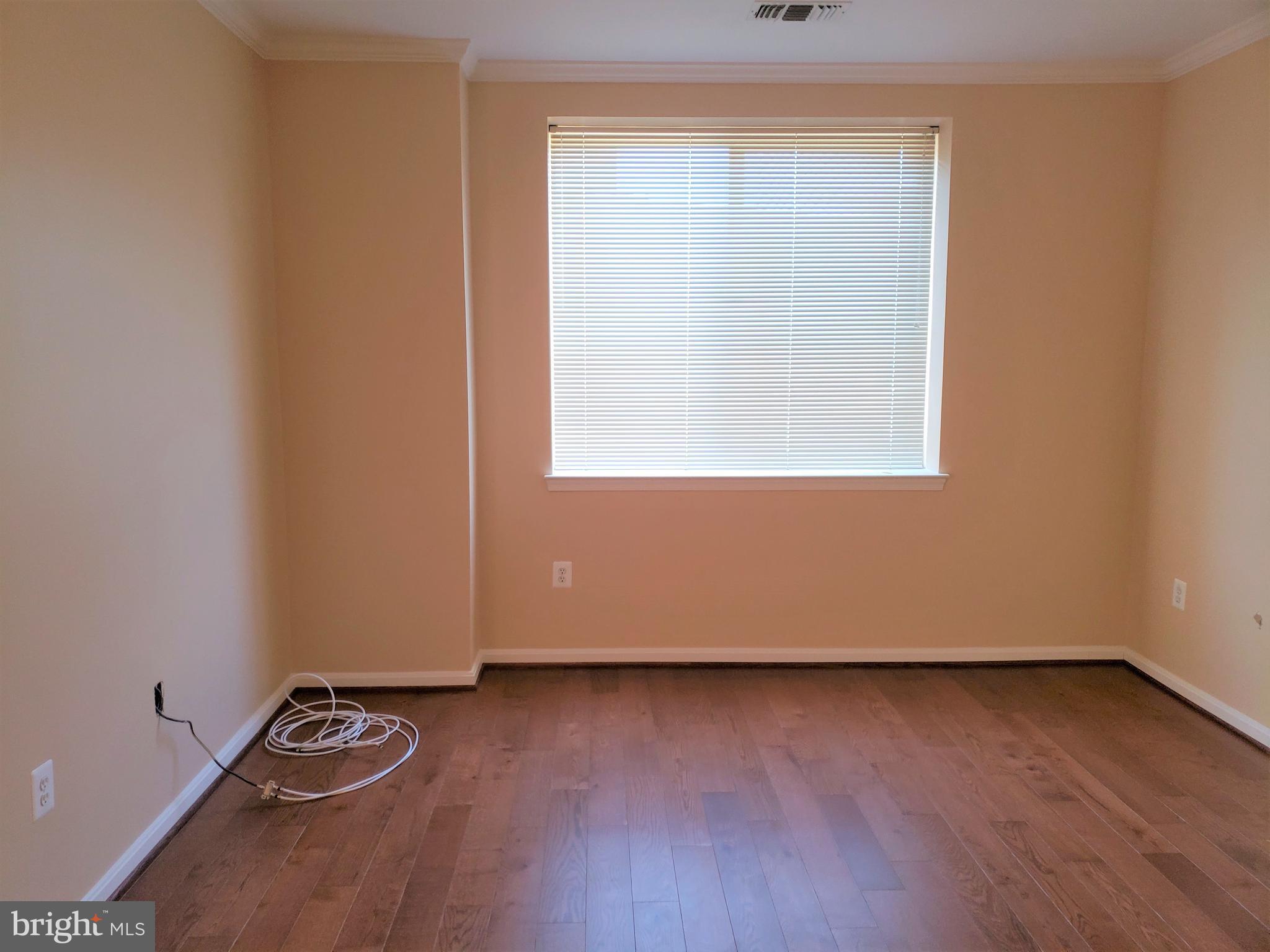 LEXINGTON SQUARE - Residential Lease