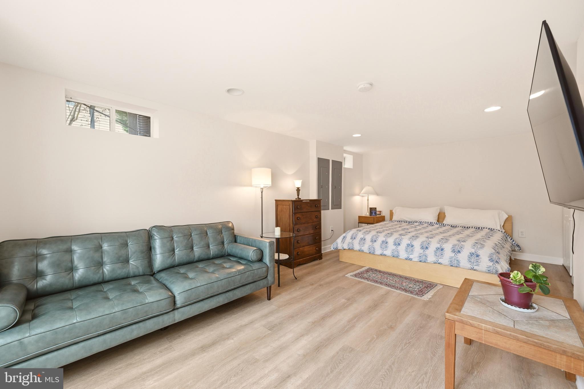 HAMPSHIRE GREENS - Residential