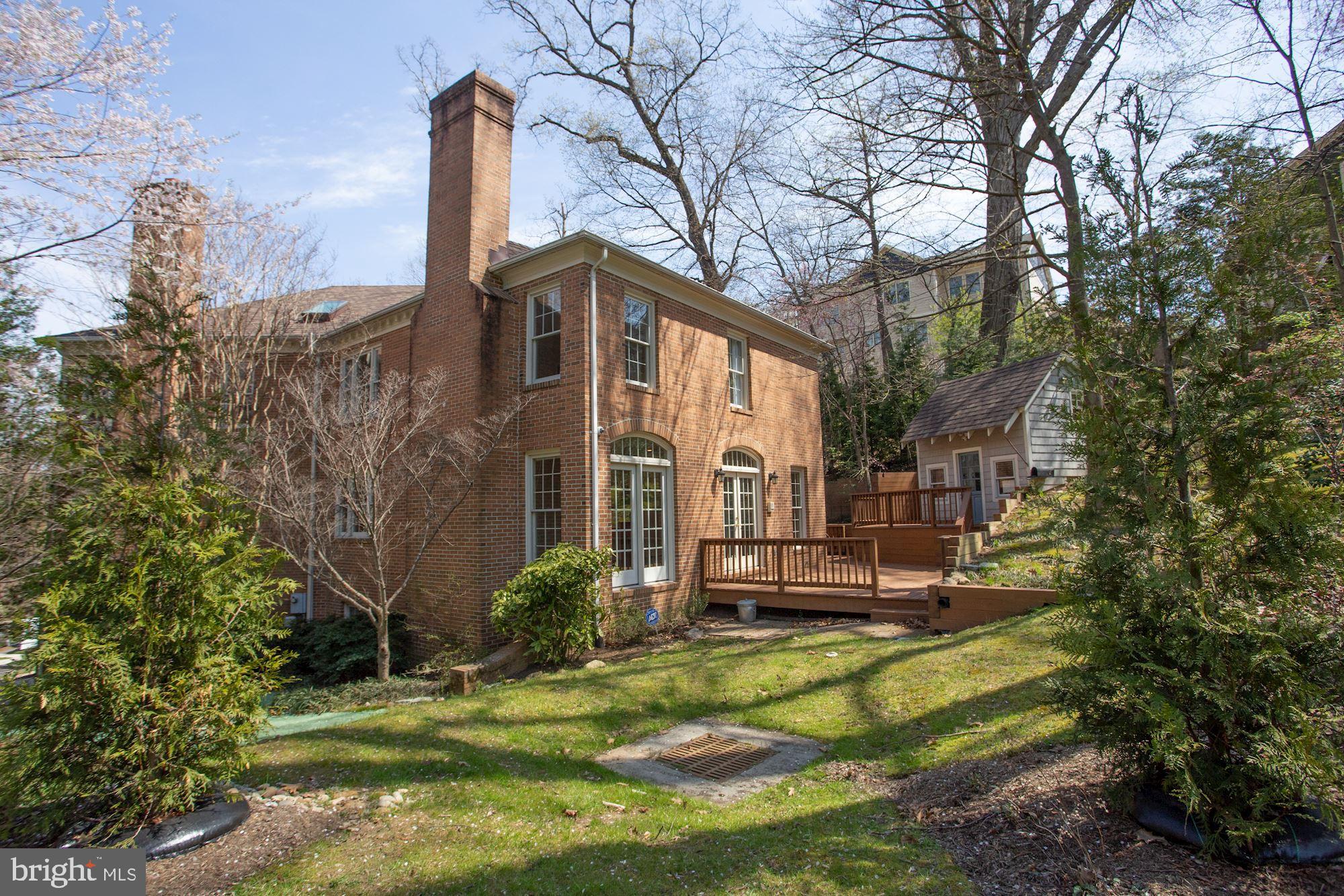 MAYWOOD - Residential