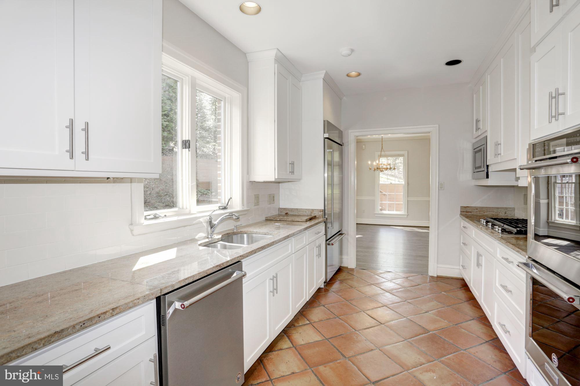 MAYWOOD - Residential