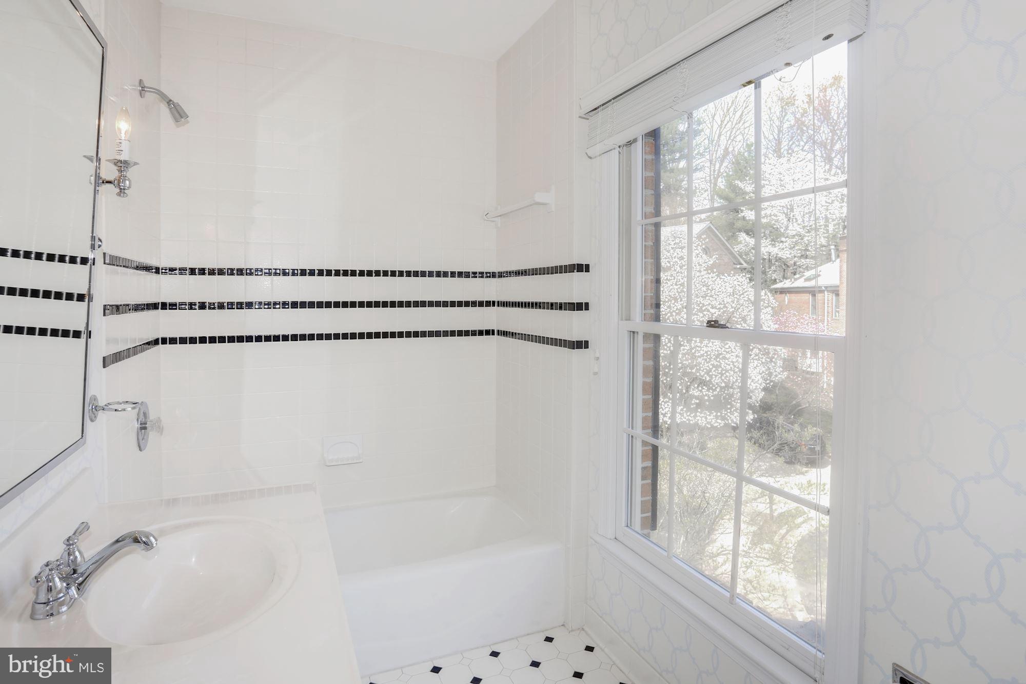 MAYWOOD - Residential