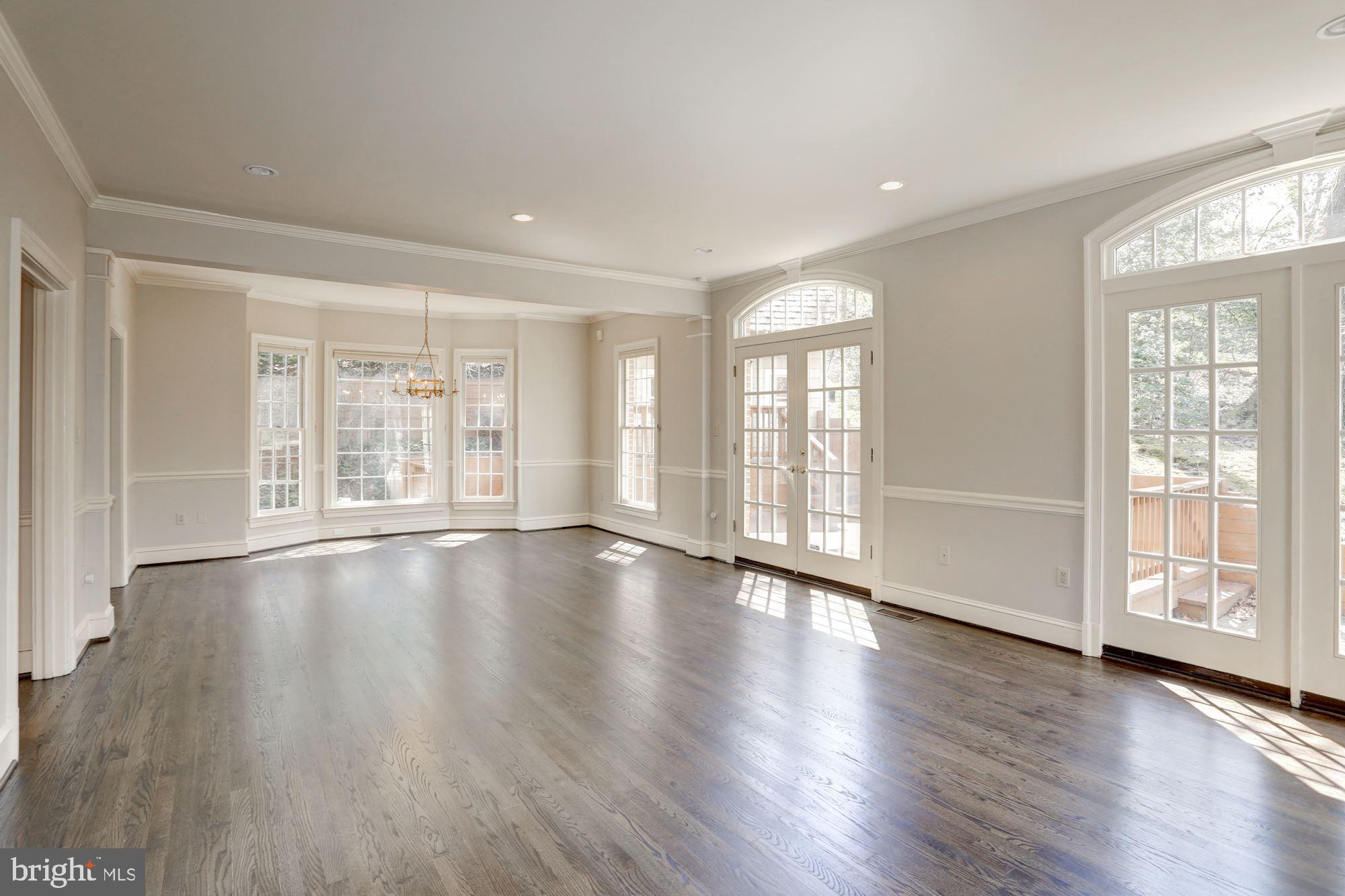 MAYWOOD - Residential