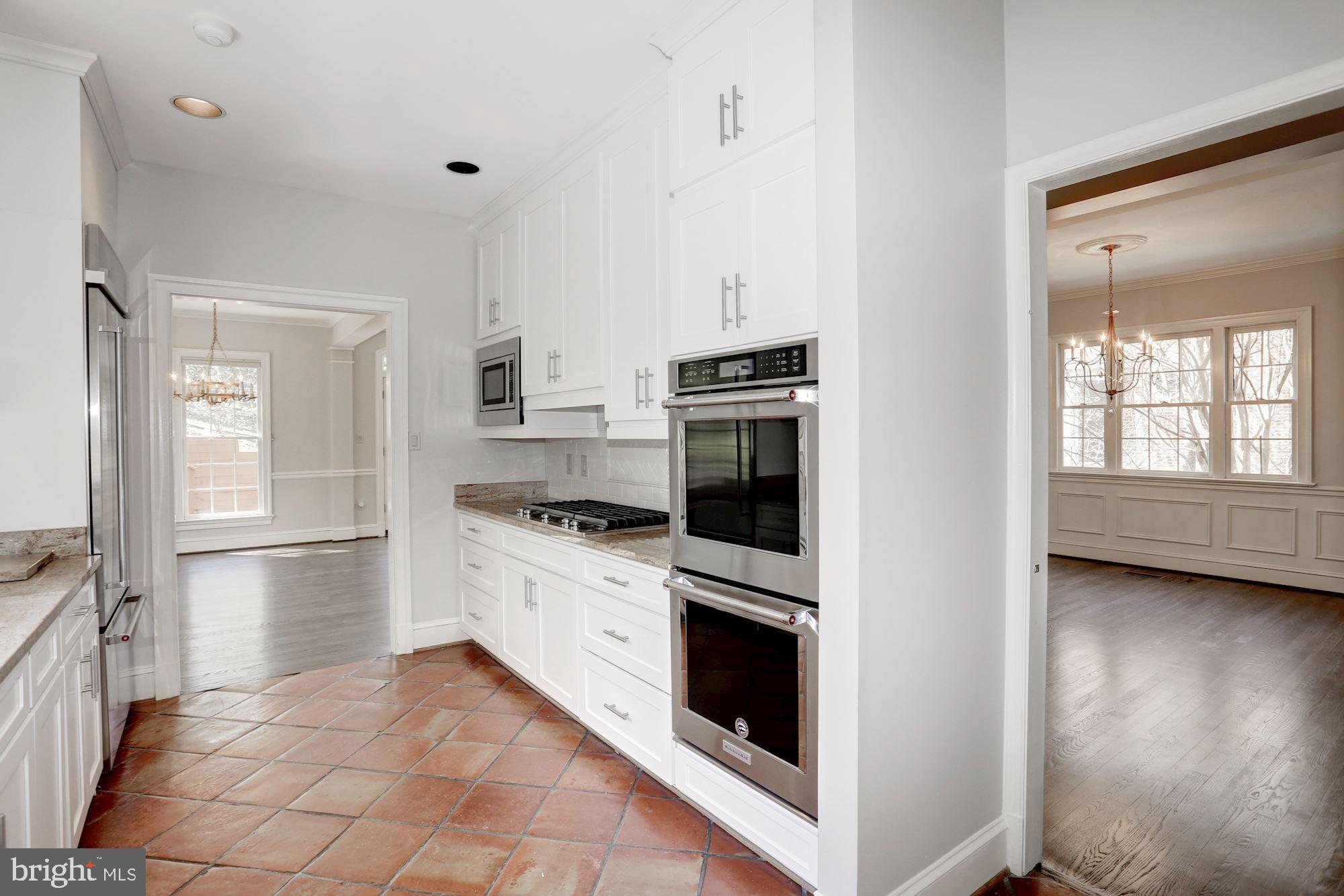 MAYWOOD - Residential