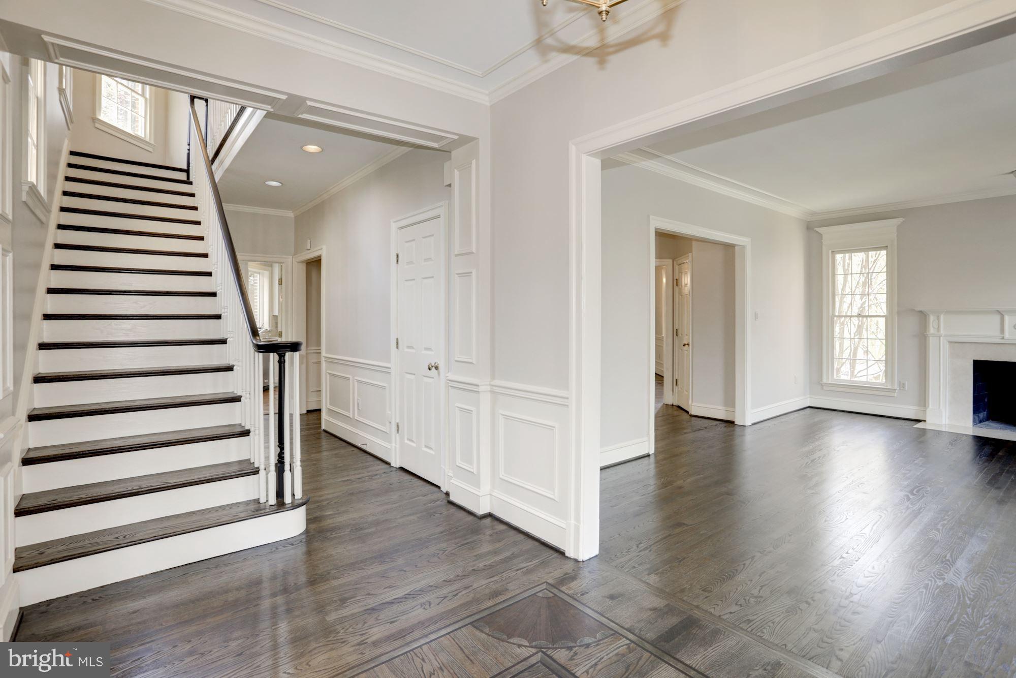 MAYWOOD - Residential