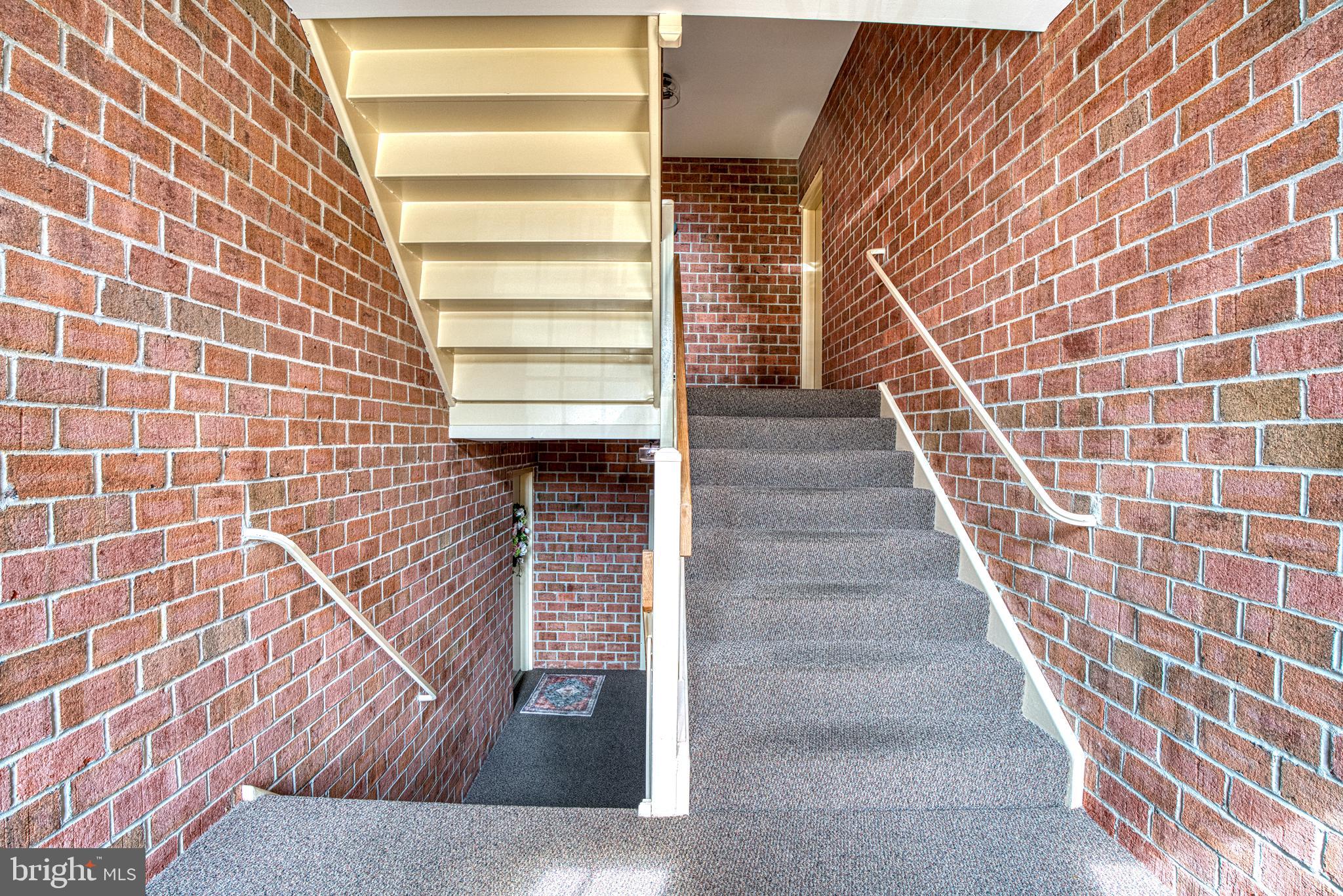 HOLLY HALL - Residential