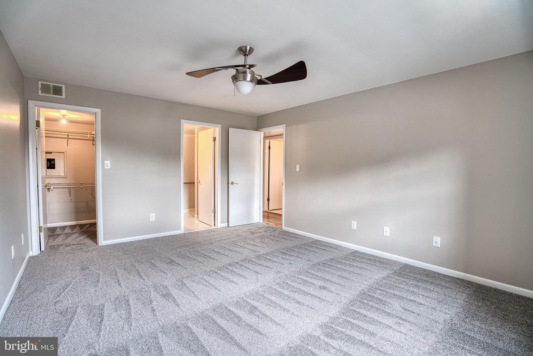 HOLLY HALL - Residential