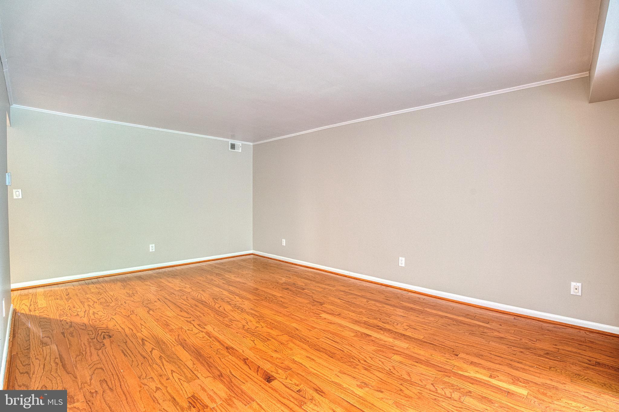 HOLLY HALL - Residential