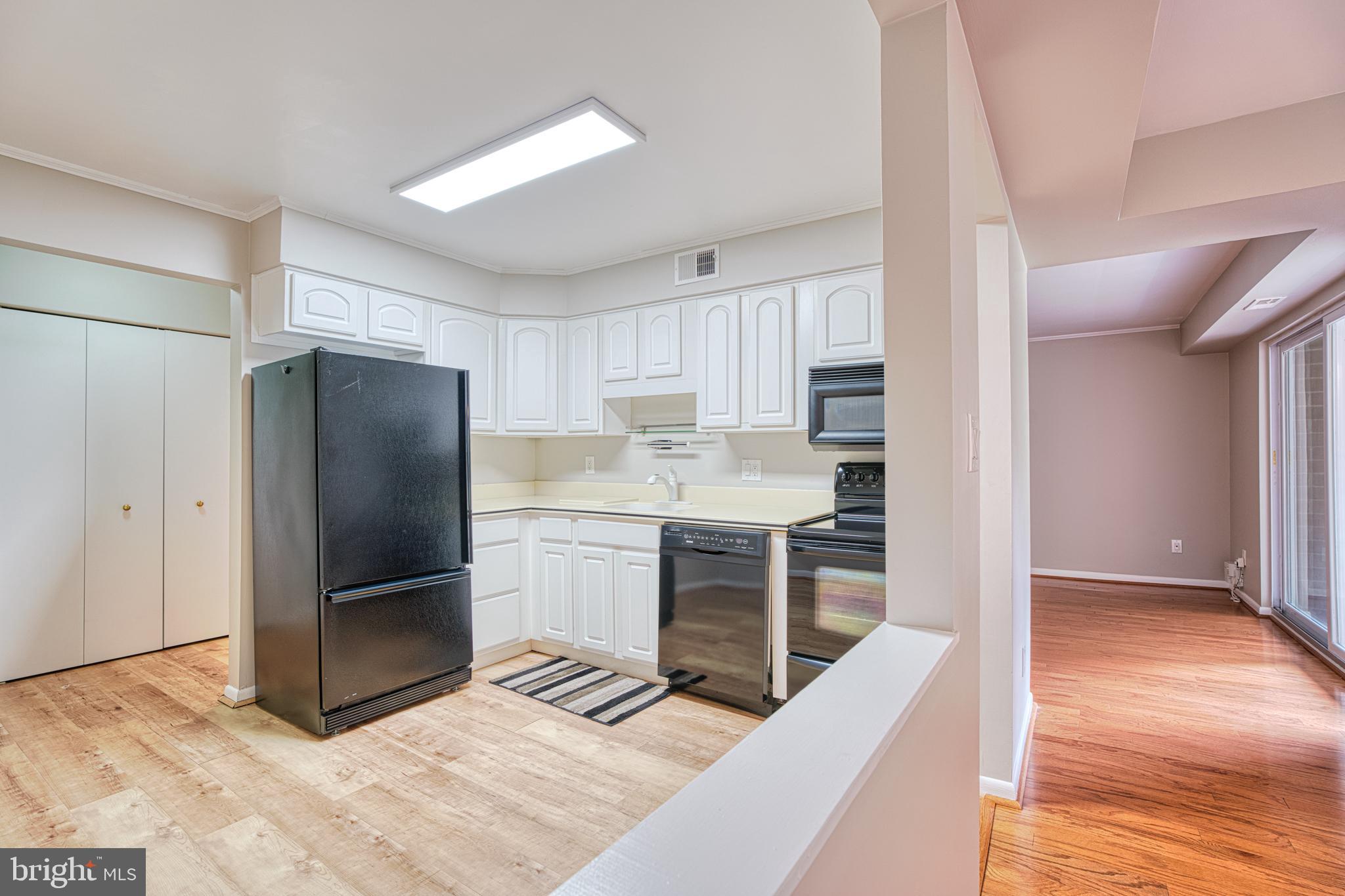 HOLLY HALL - Residential