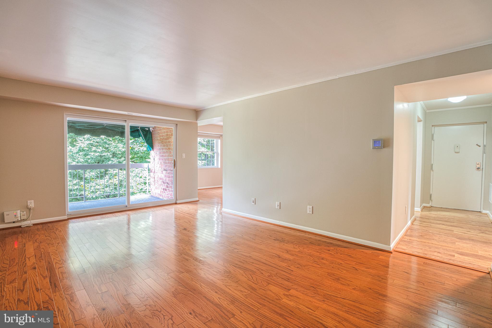 HOLLY HALL - Residential