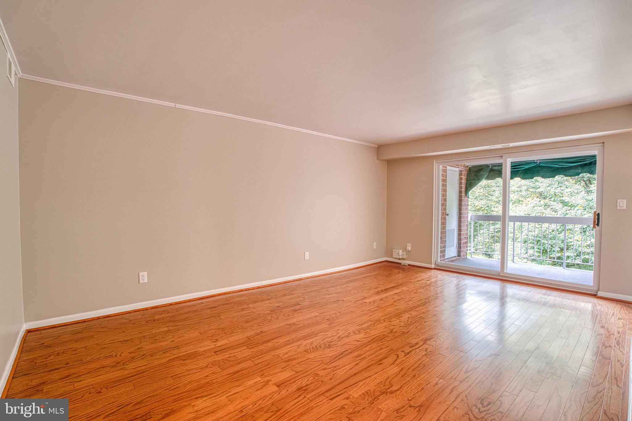 HOLLY HALL - Residential