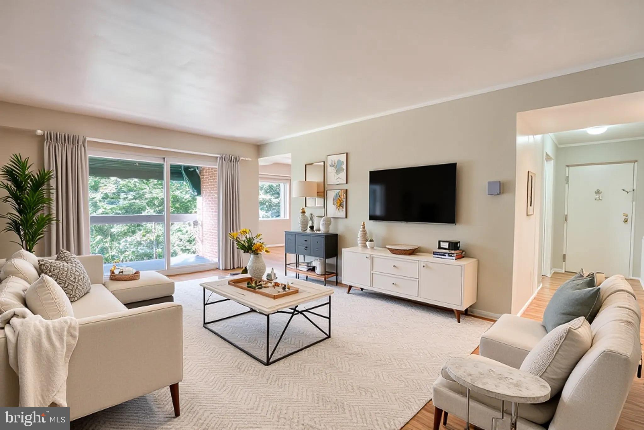 HOLLY HALL - Residential