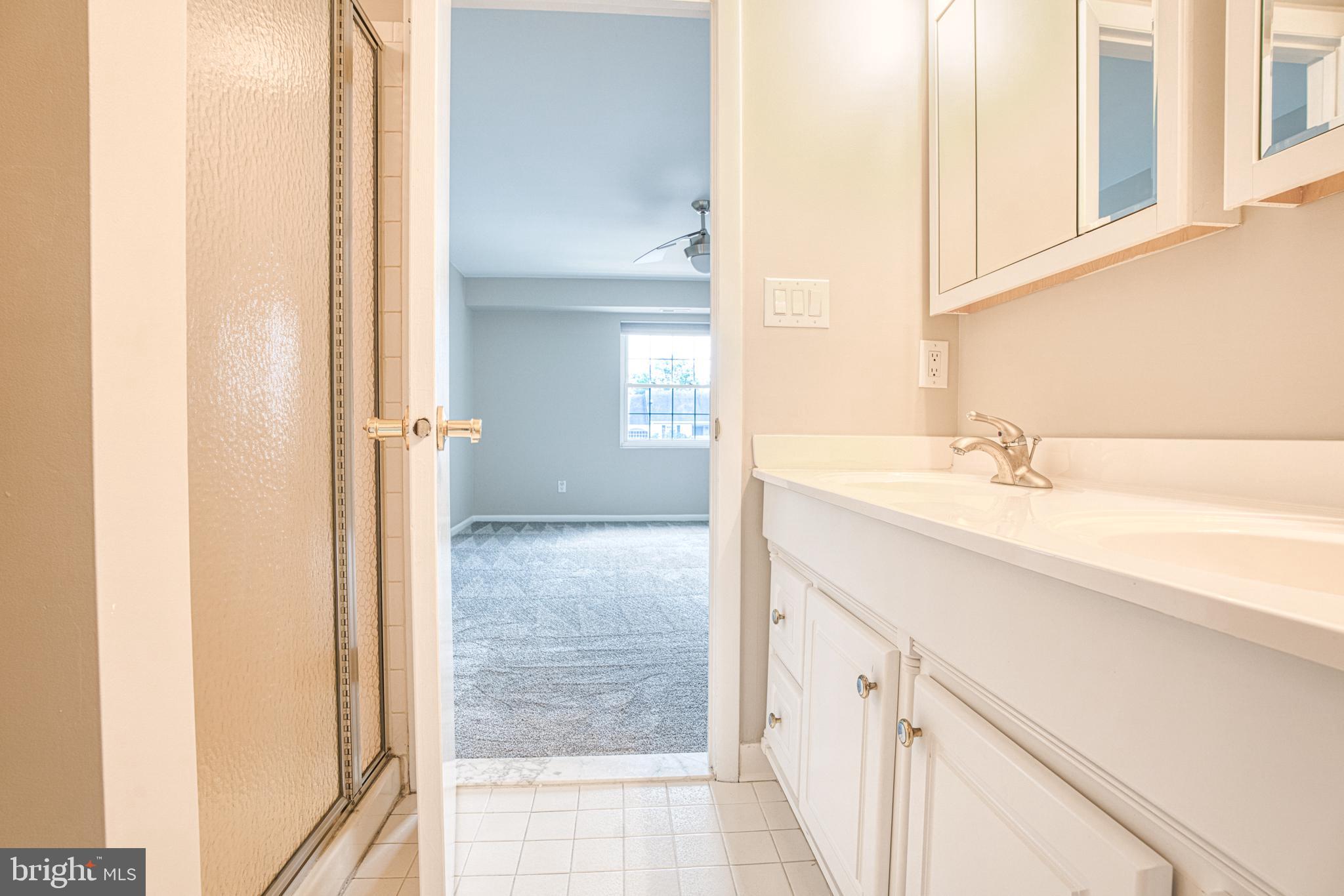 HOLLY HALL - Residential