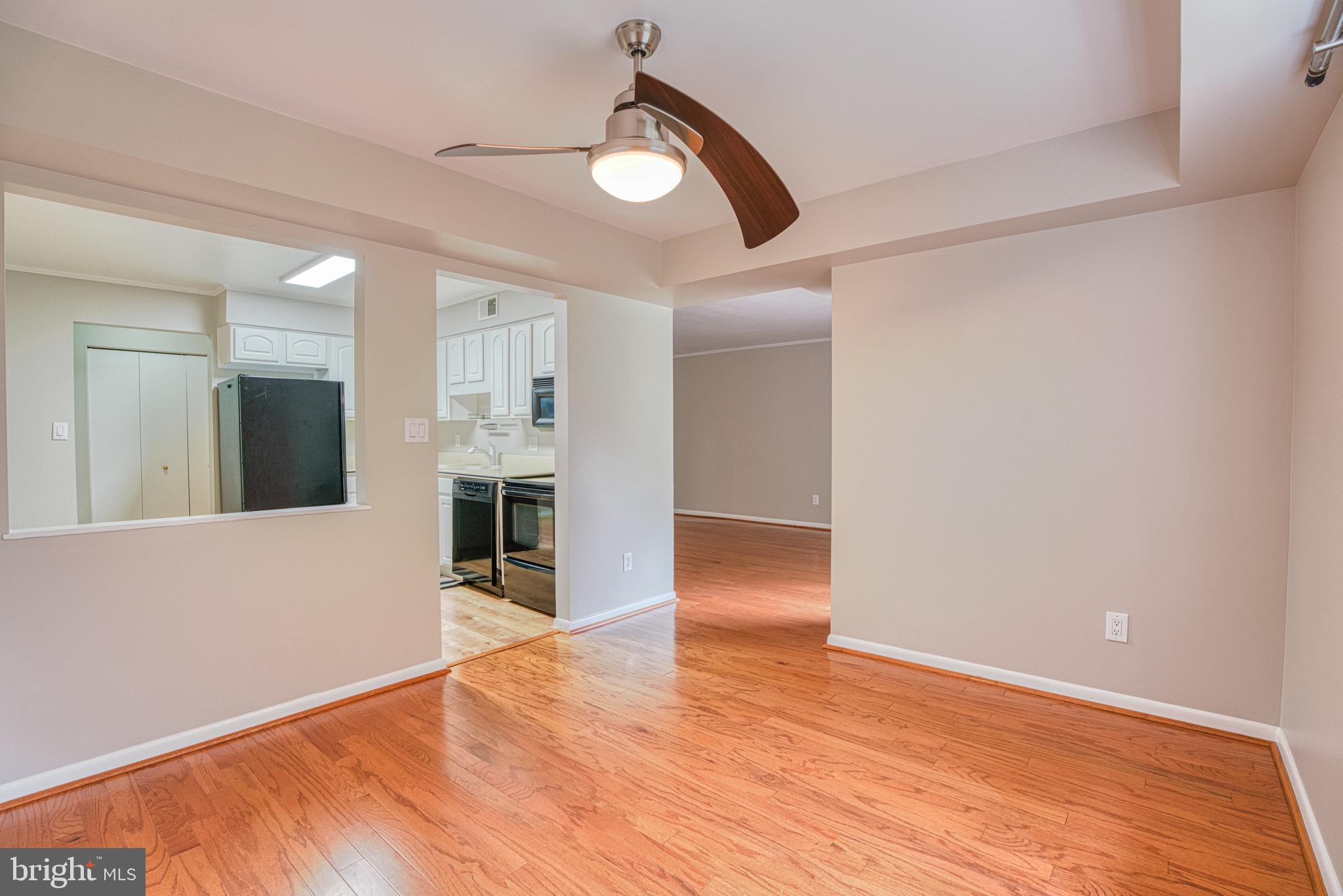 HOLLY HALL - Residential