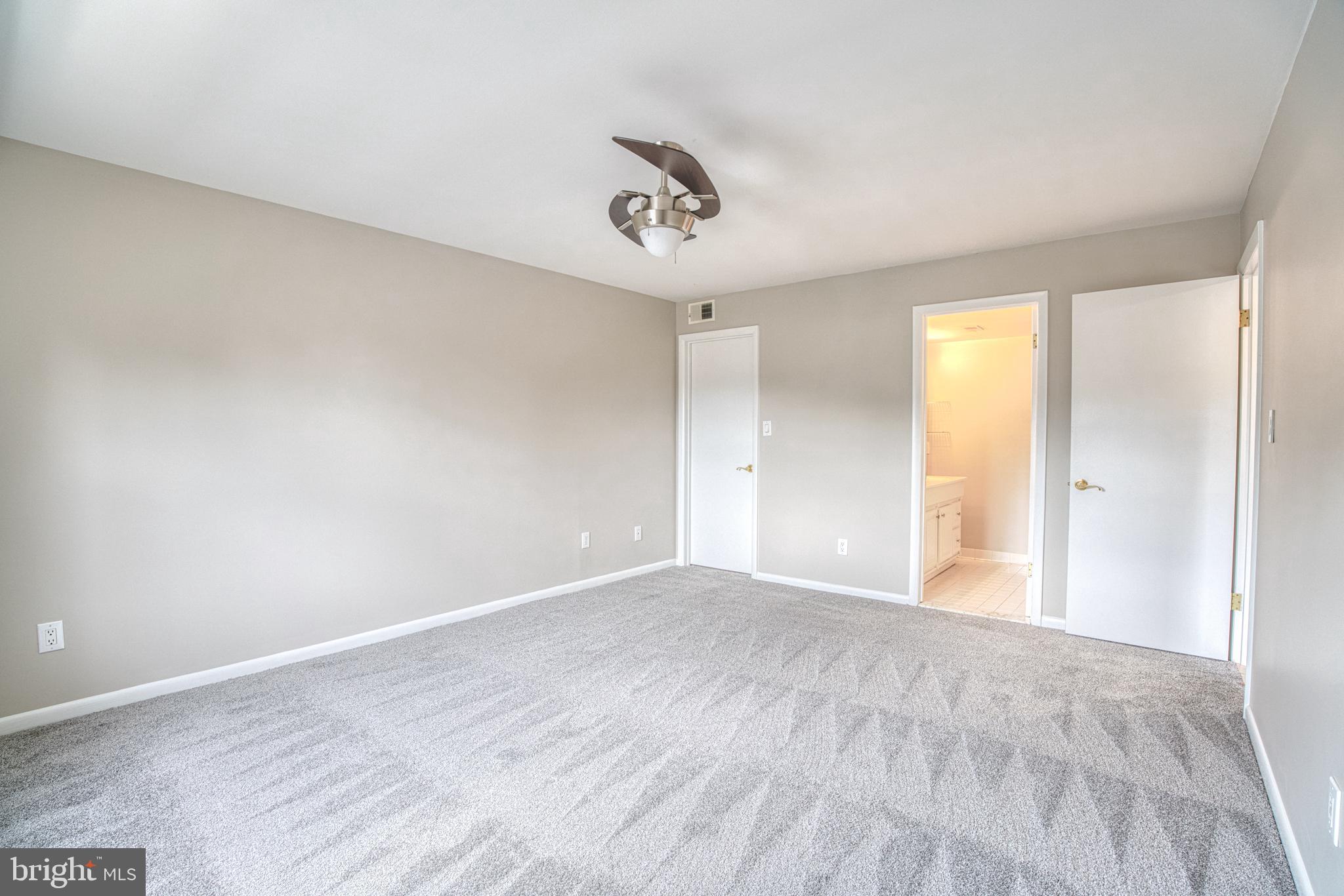 HOLLY HALL - Residential