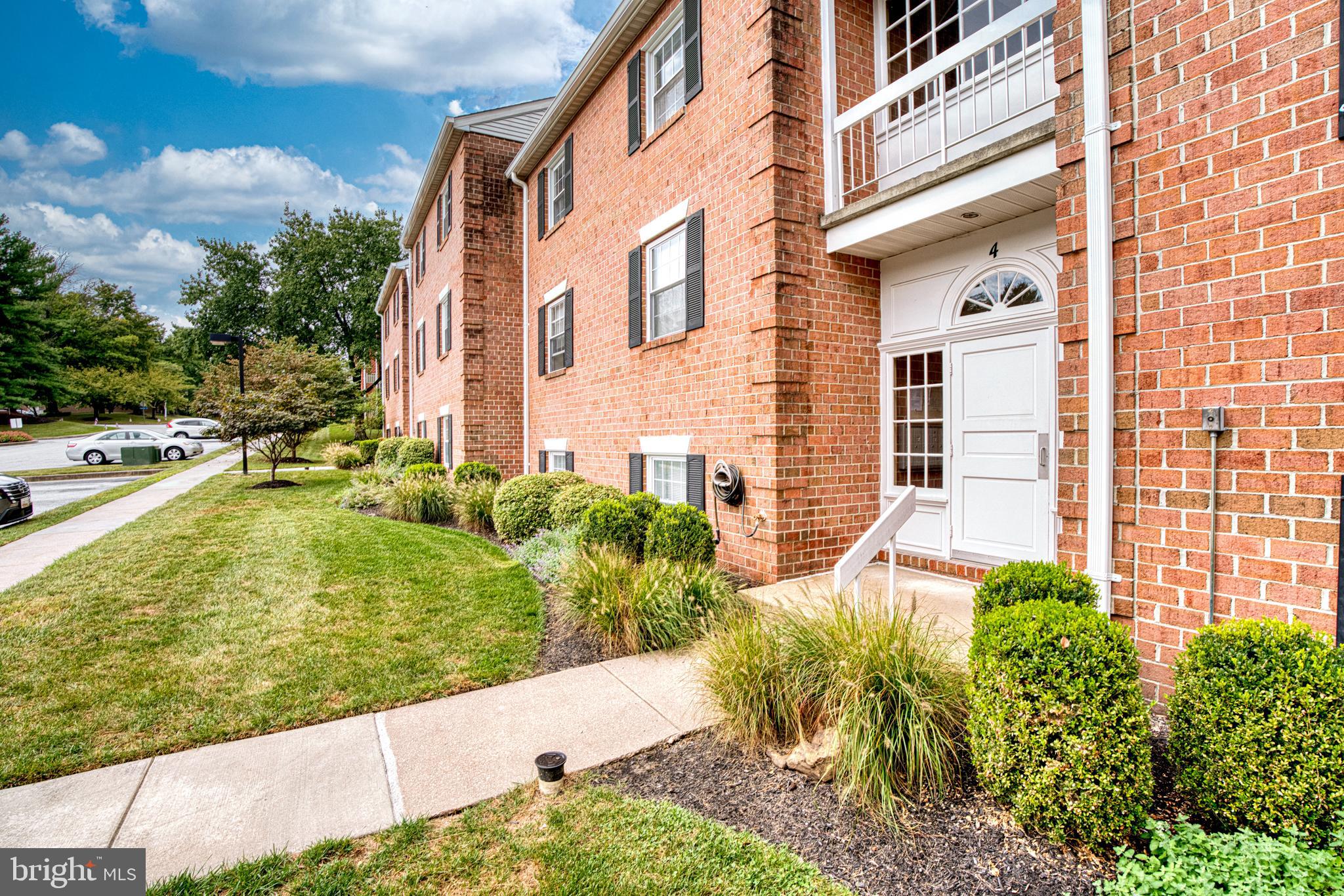 HOLLY HALL - Residential