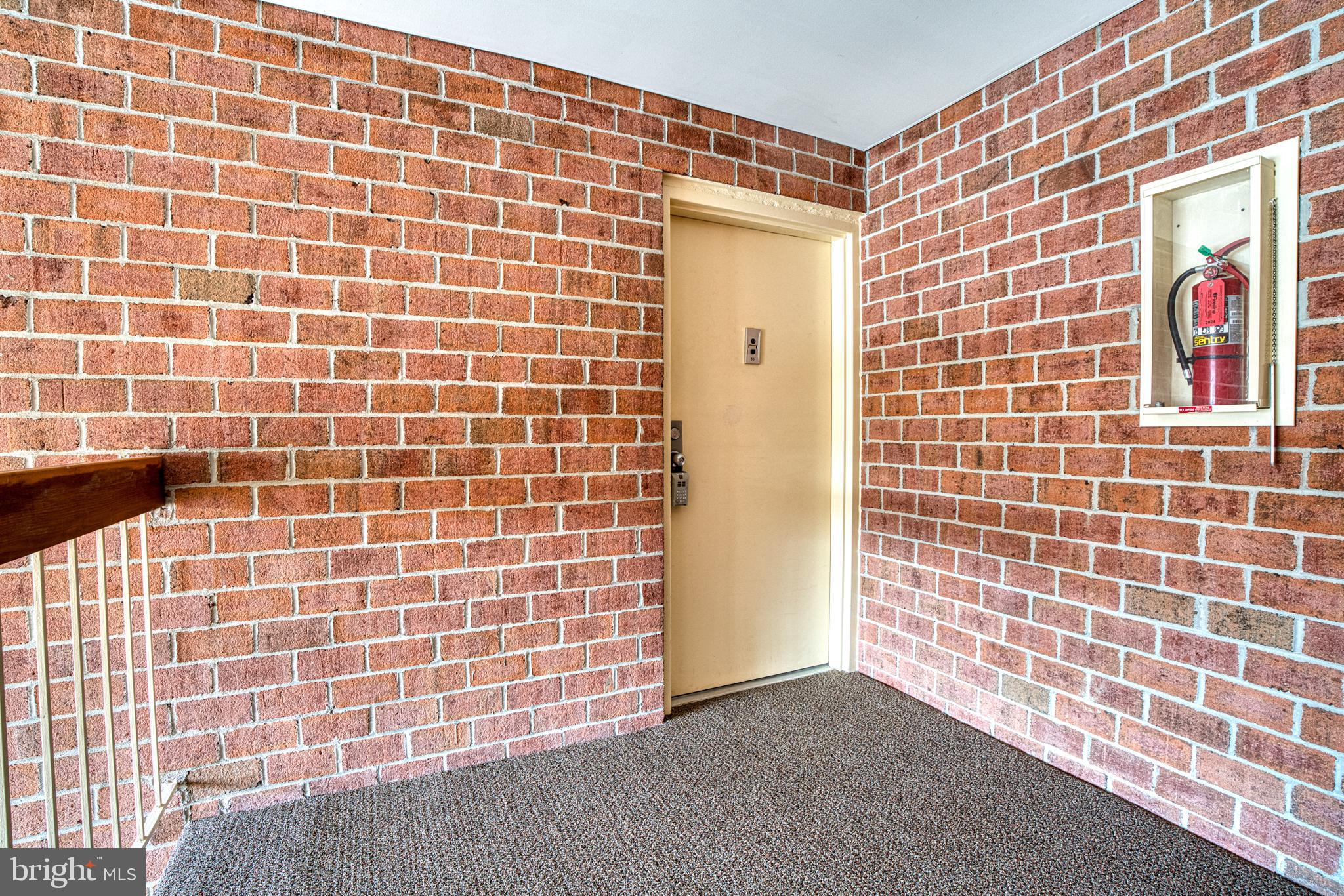 HOLLY HALL - Residential