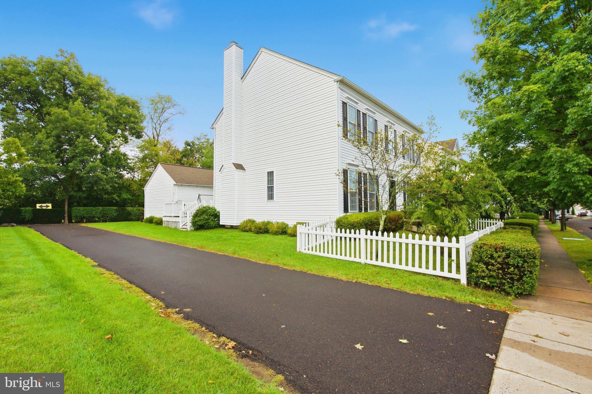 192 PIPERS INN DRIVE