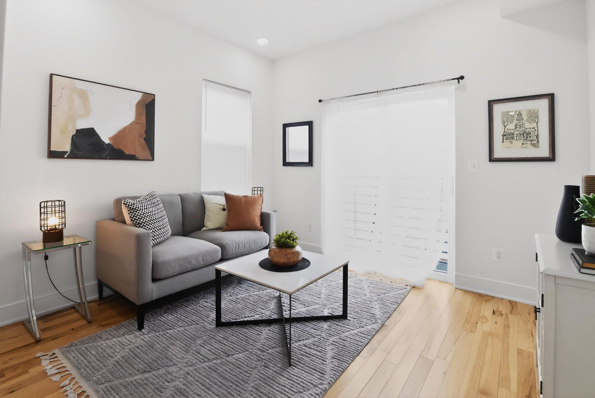 SQUIRREL HILL - Residential