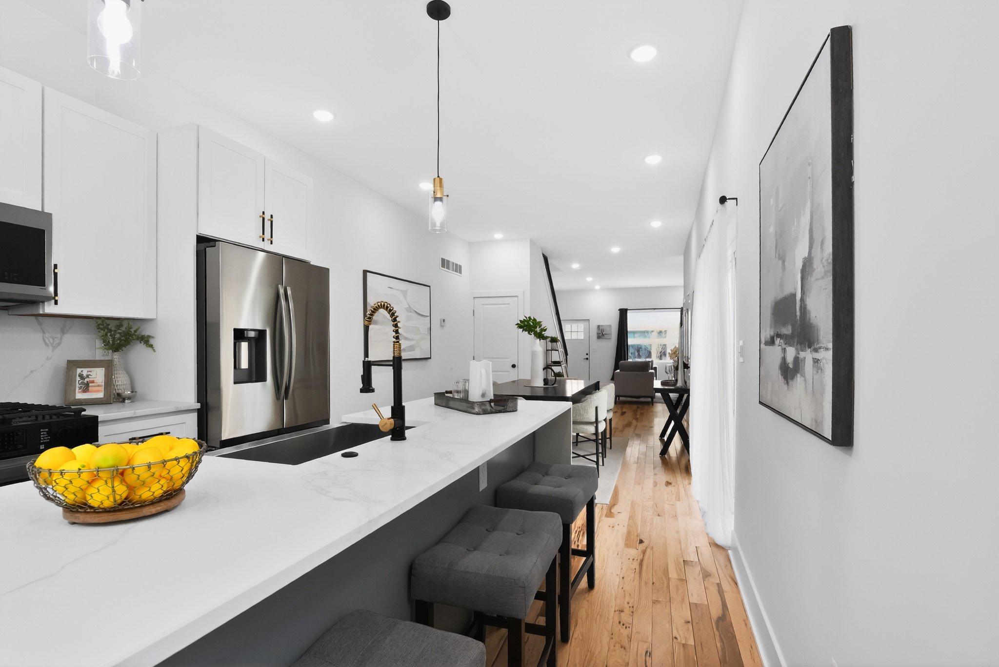 SQUIRREL HILL - Residential
