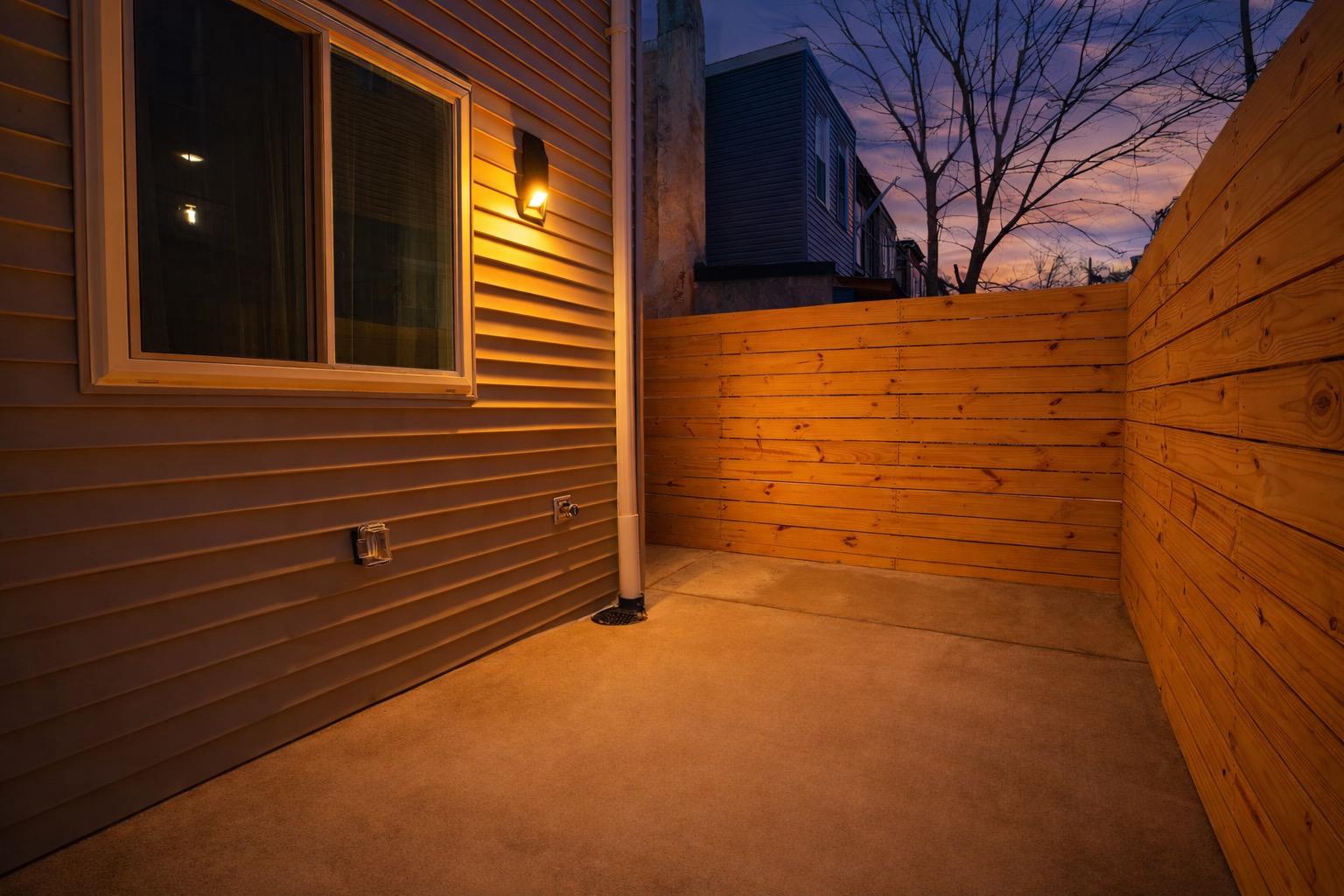 SQUIRREL HILL - Residential