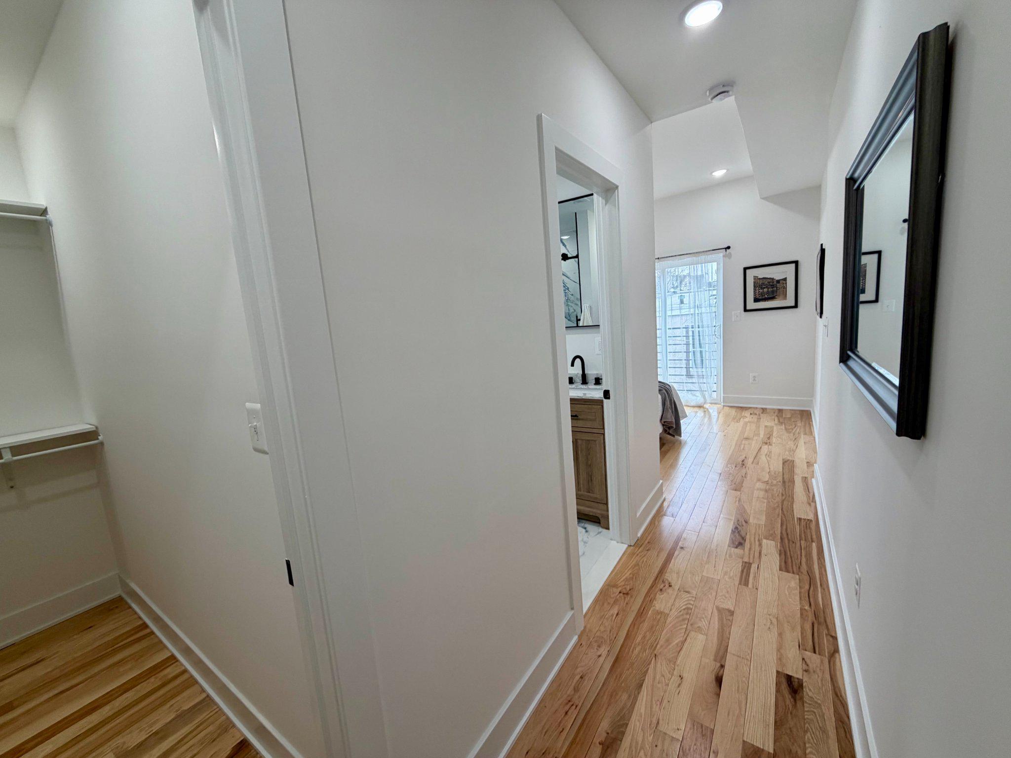 SQUIRREL HILL - Residential