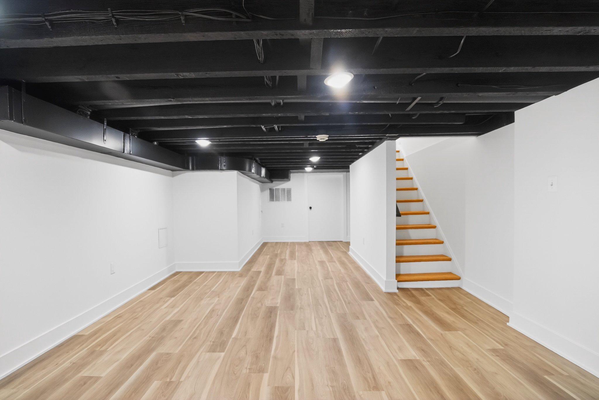 SQUIRREL HILL - Residential