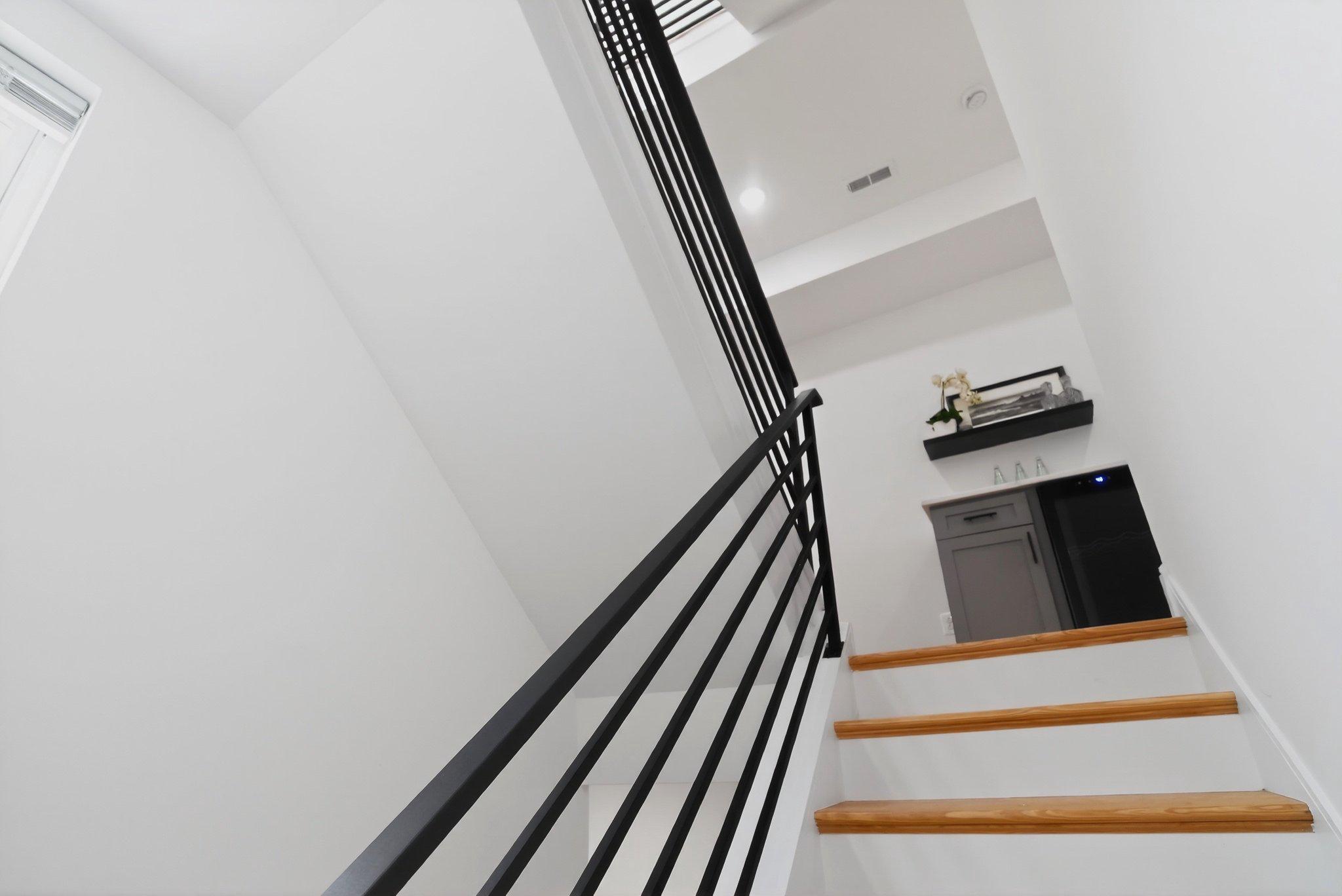 SQUIRREL HILL - Residential