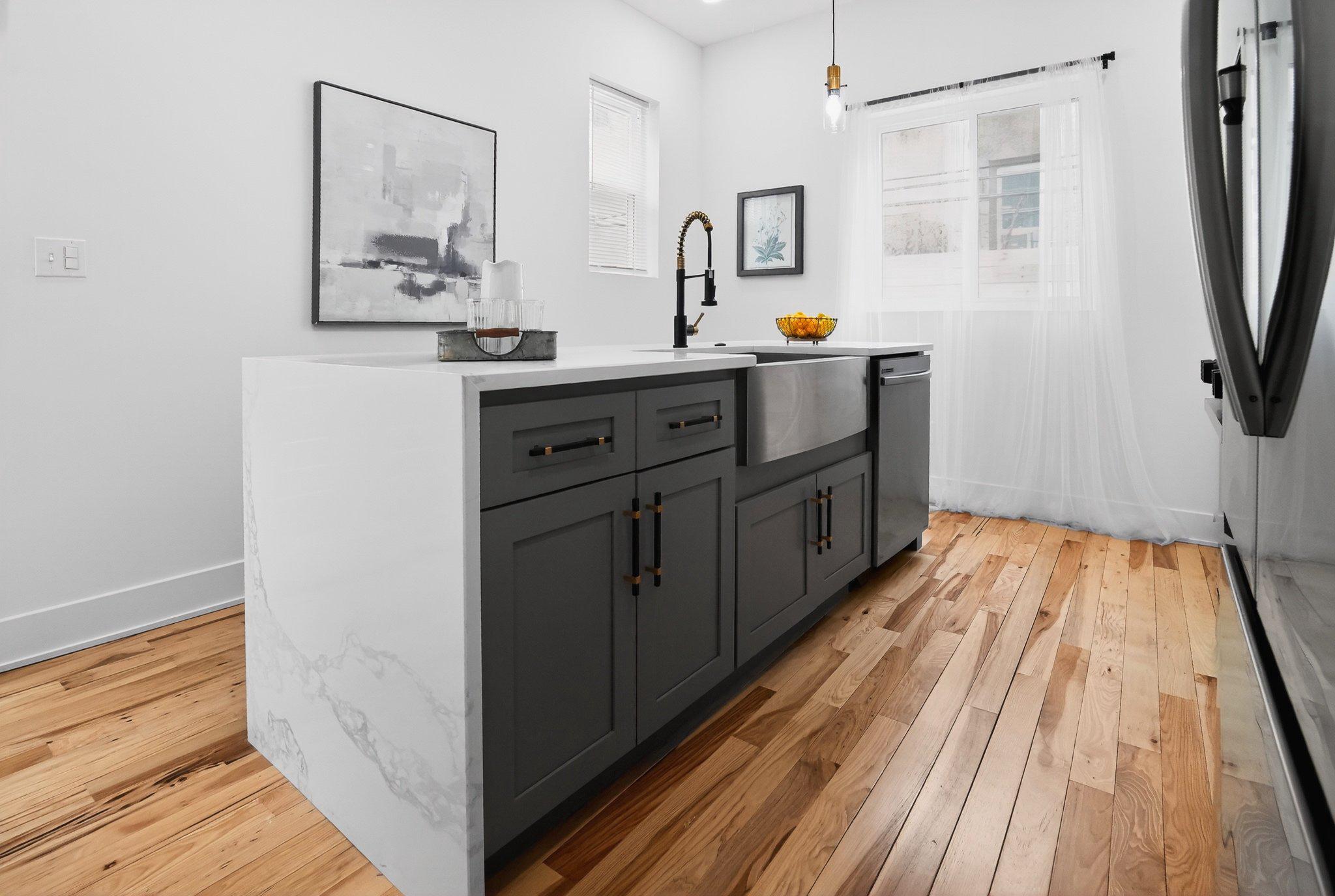 SQUIRREL HILL - Residential